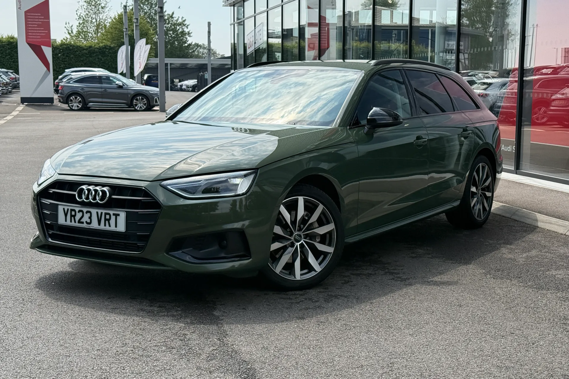 Audi A4 thumbnail image number 11