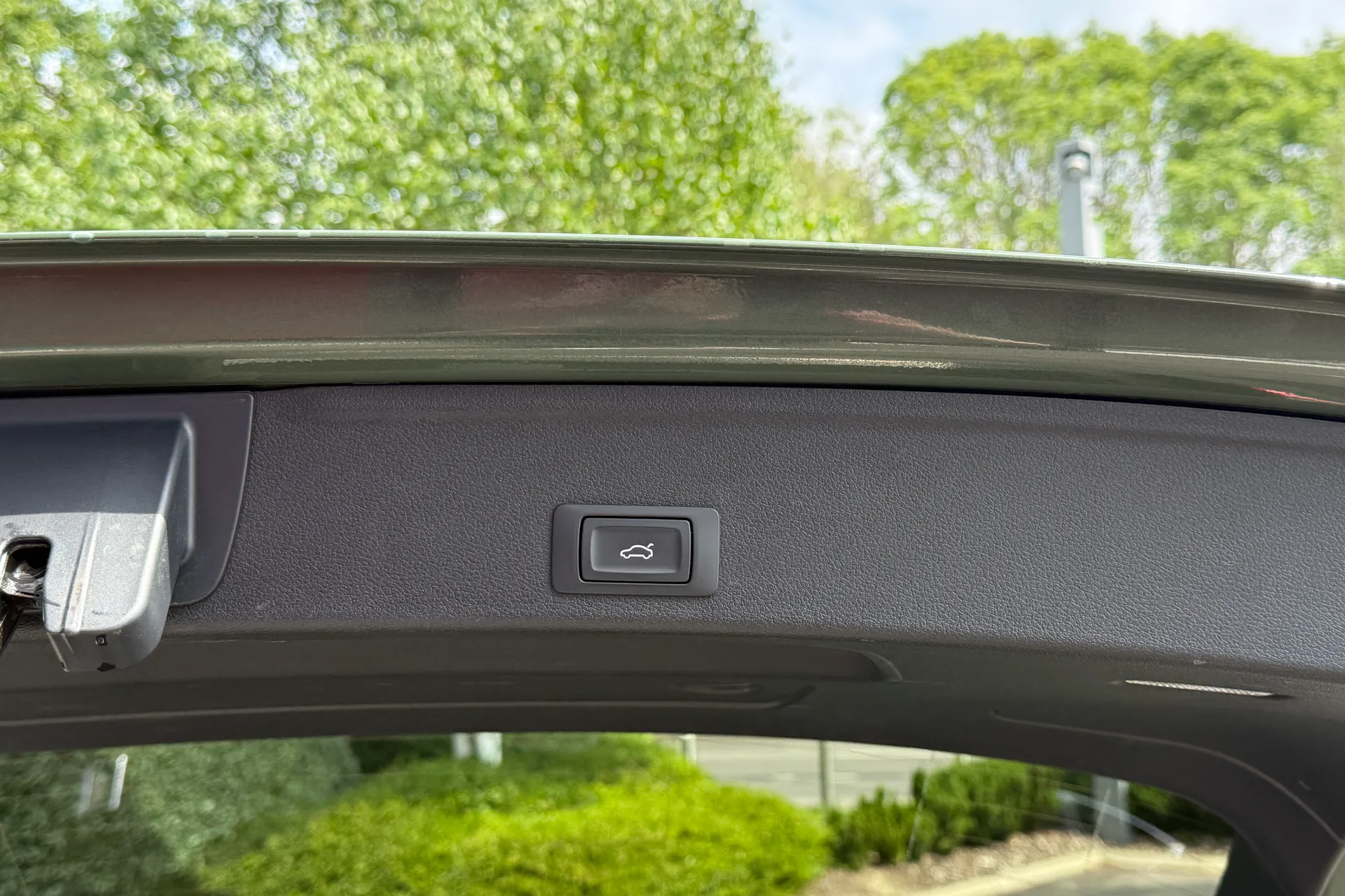 Audi A4 thumbnail image number 38
