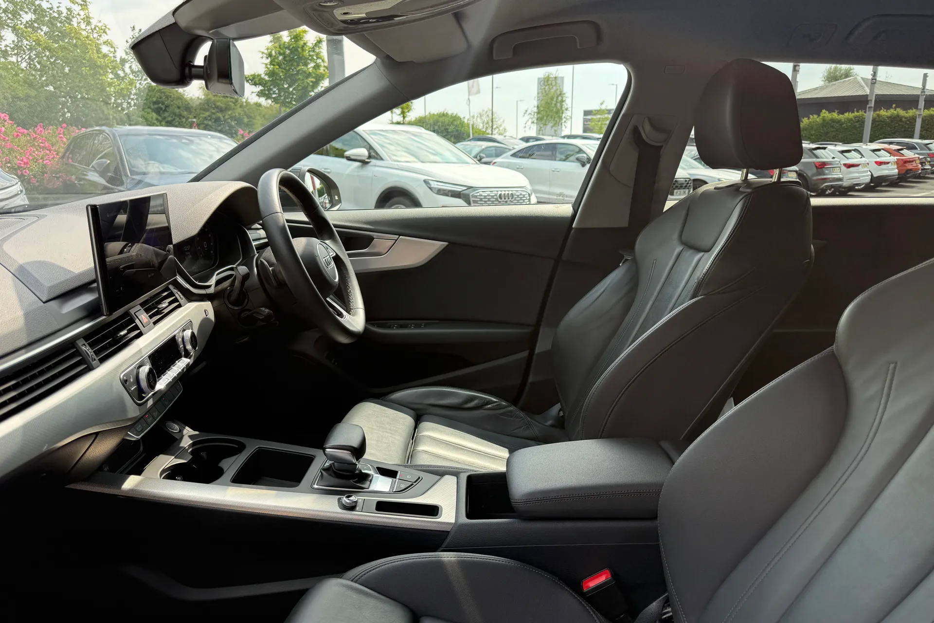 Audi A4 thumbnail image number 41