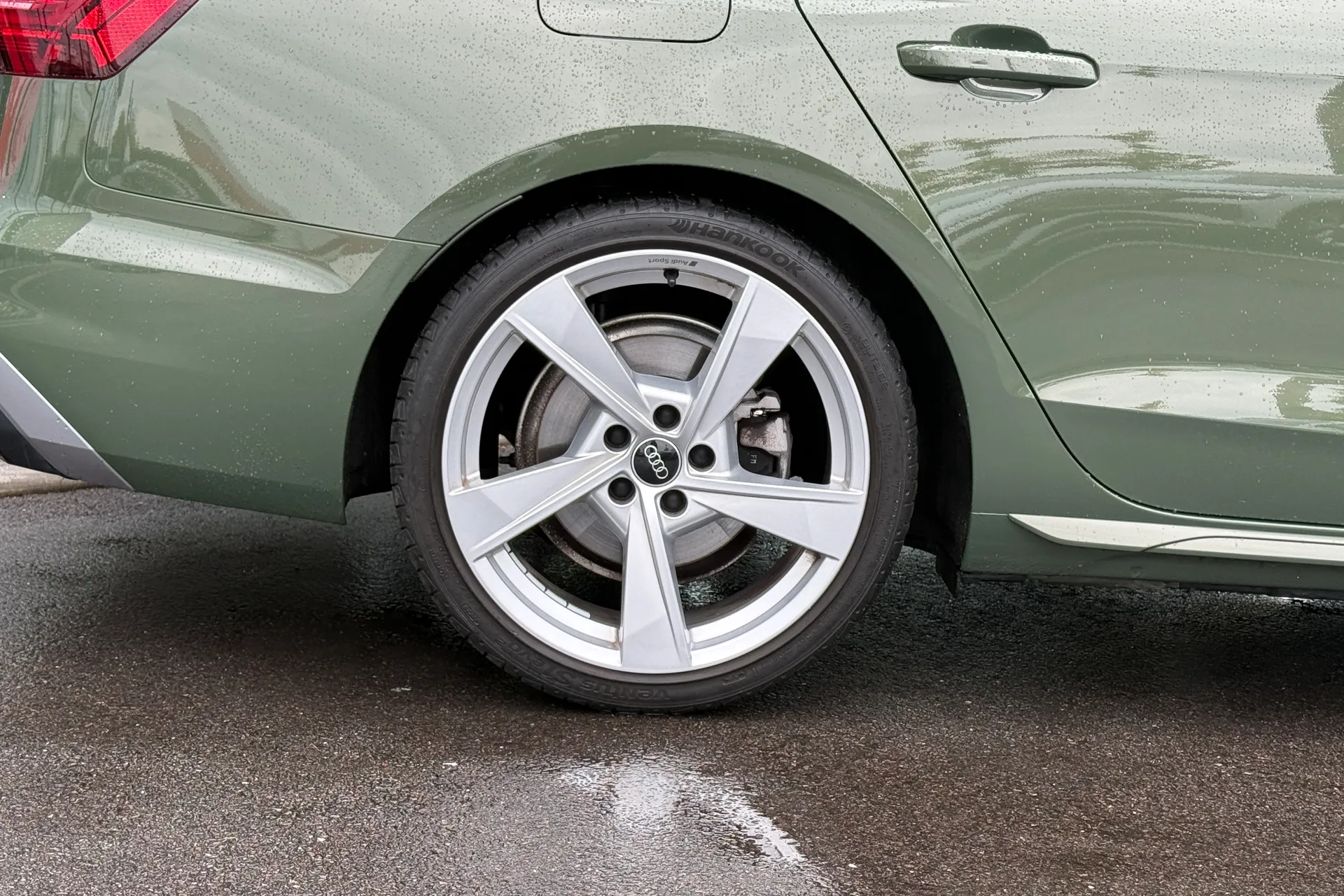 Audi A4 thumbnail image number 16
