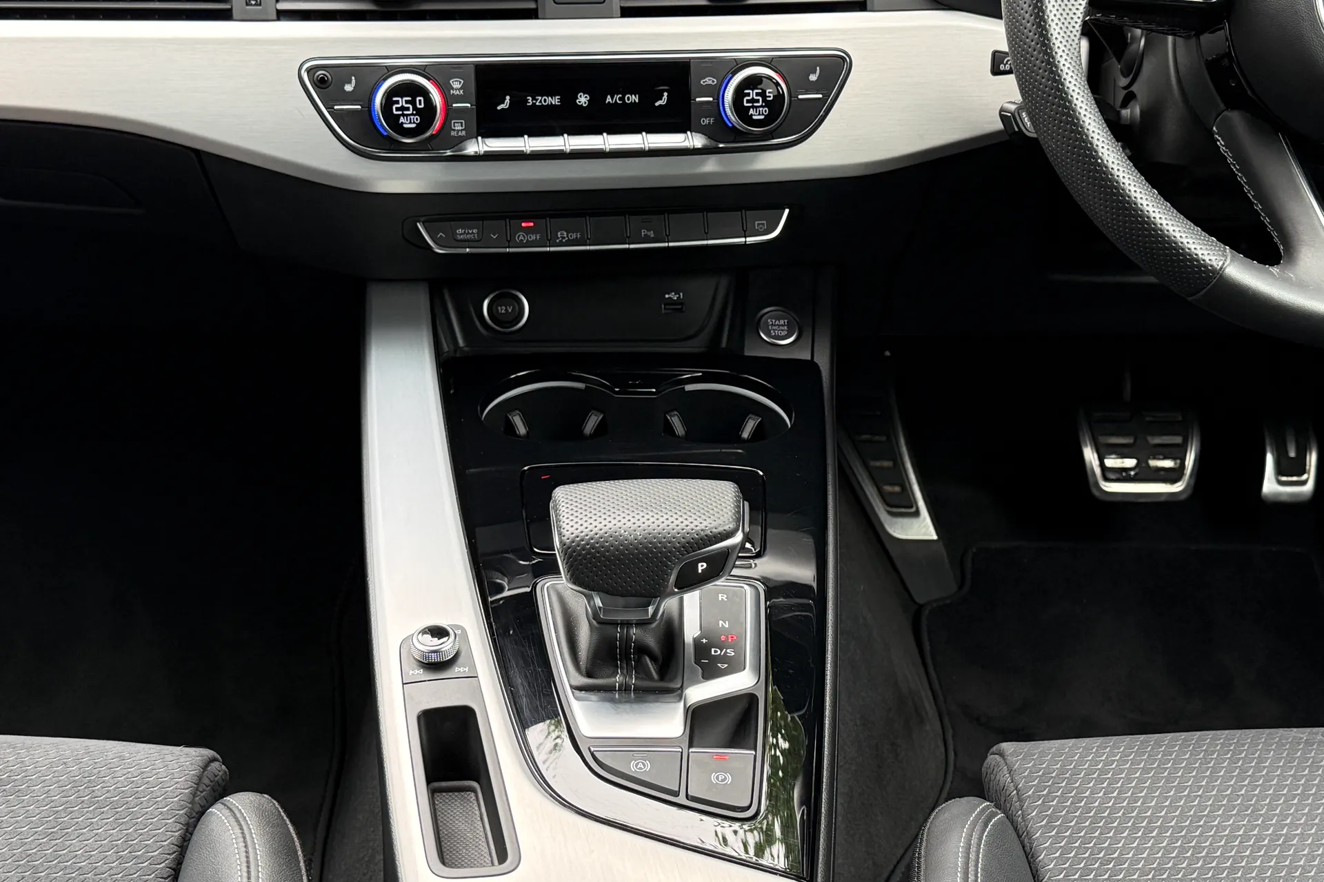 Audi A4 thumbnail image number 55