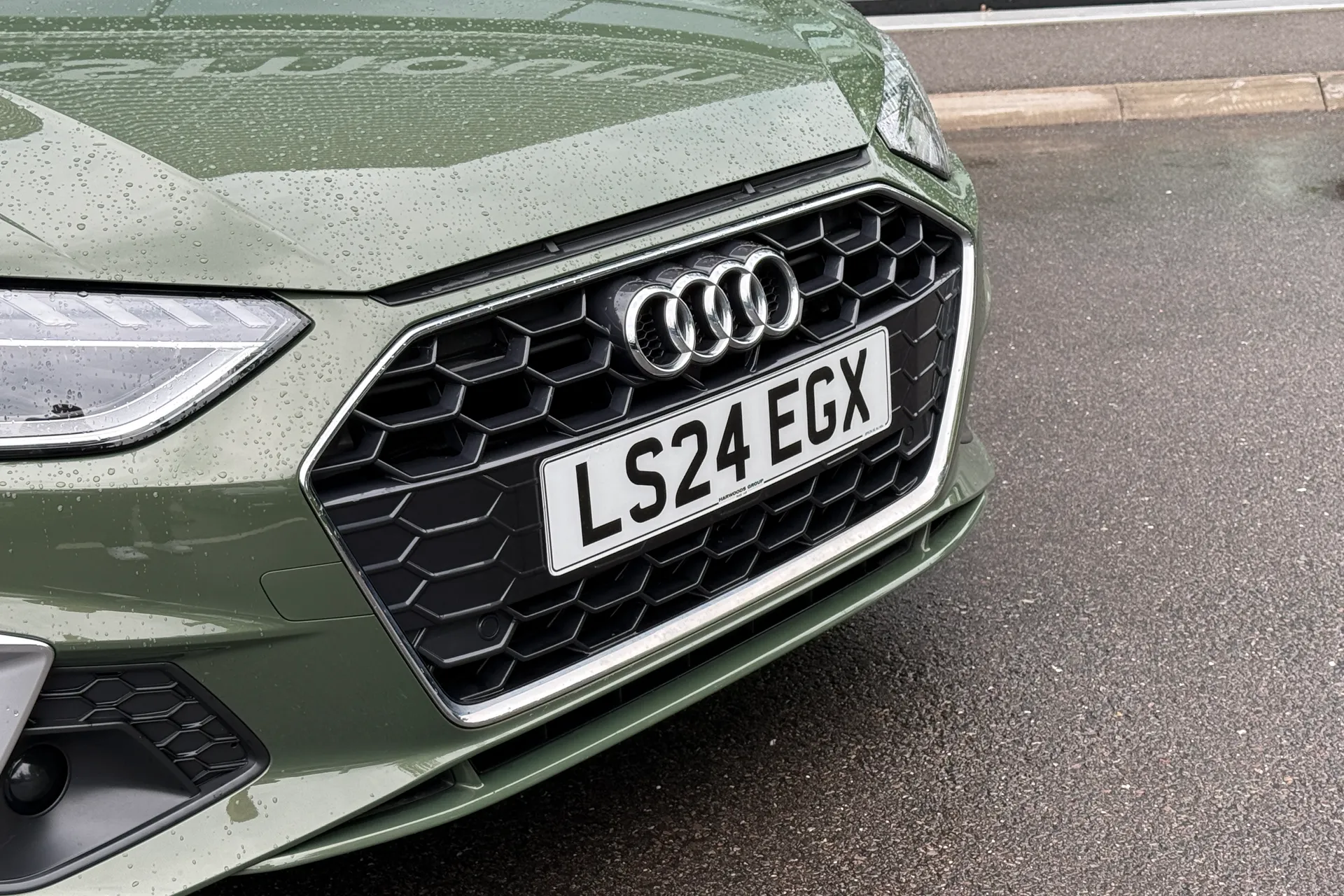 Audi A4 thumbnail image number 11