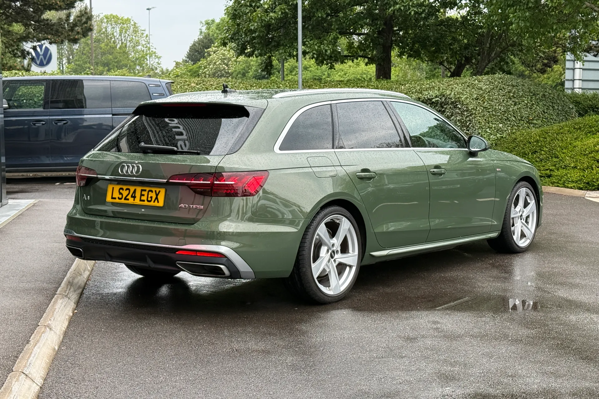 Audi A4 thumbnail image number 17