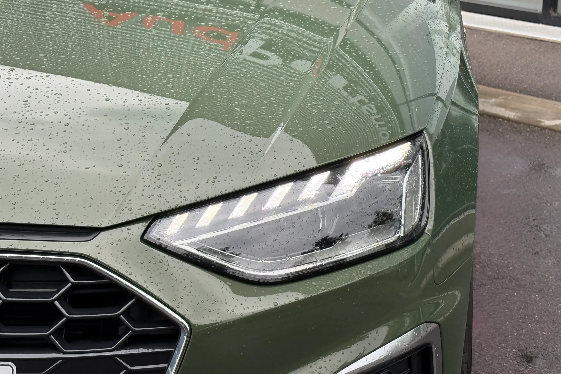 Audi A4 thumbnail image number 25