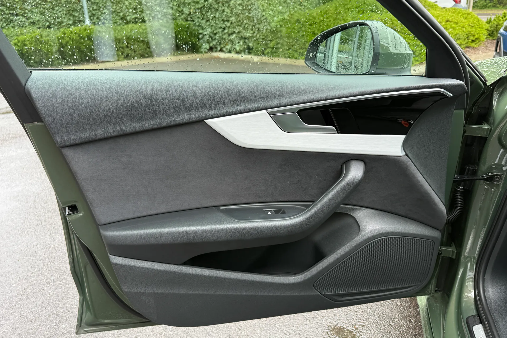 Audi A4 thumbnail image number 47