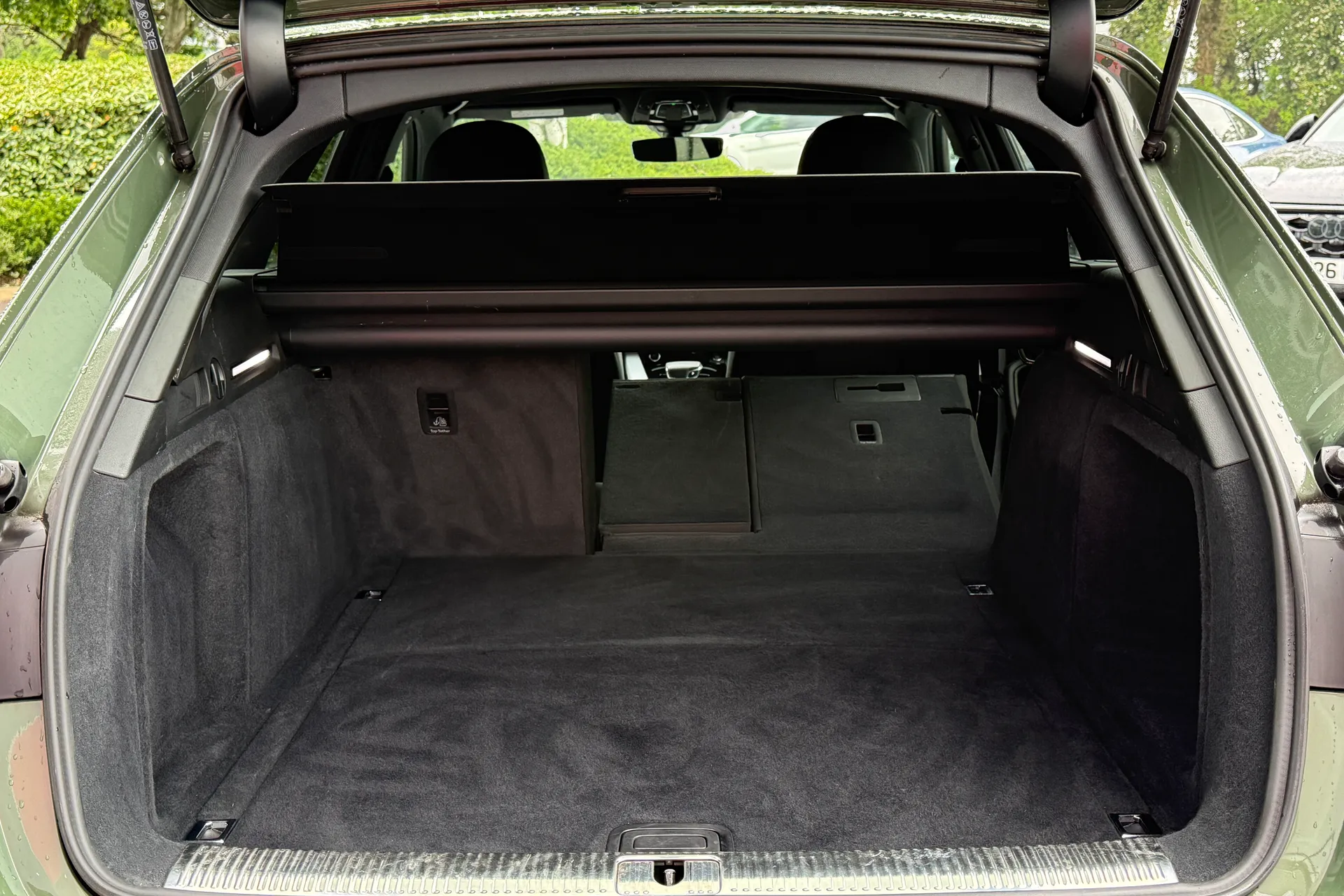 Audi A4 thumbnail image number 44