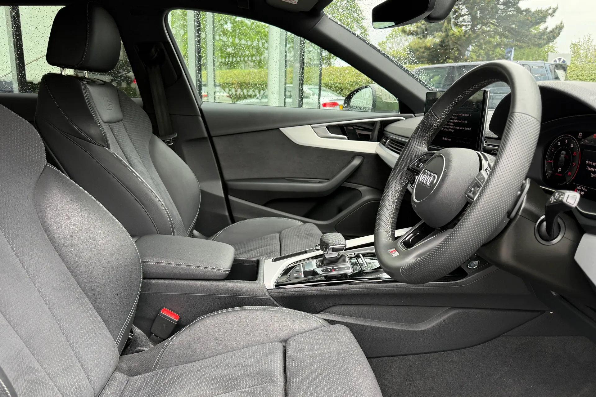 Audi A4 thumbnail image number 34