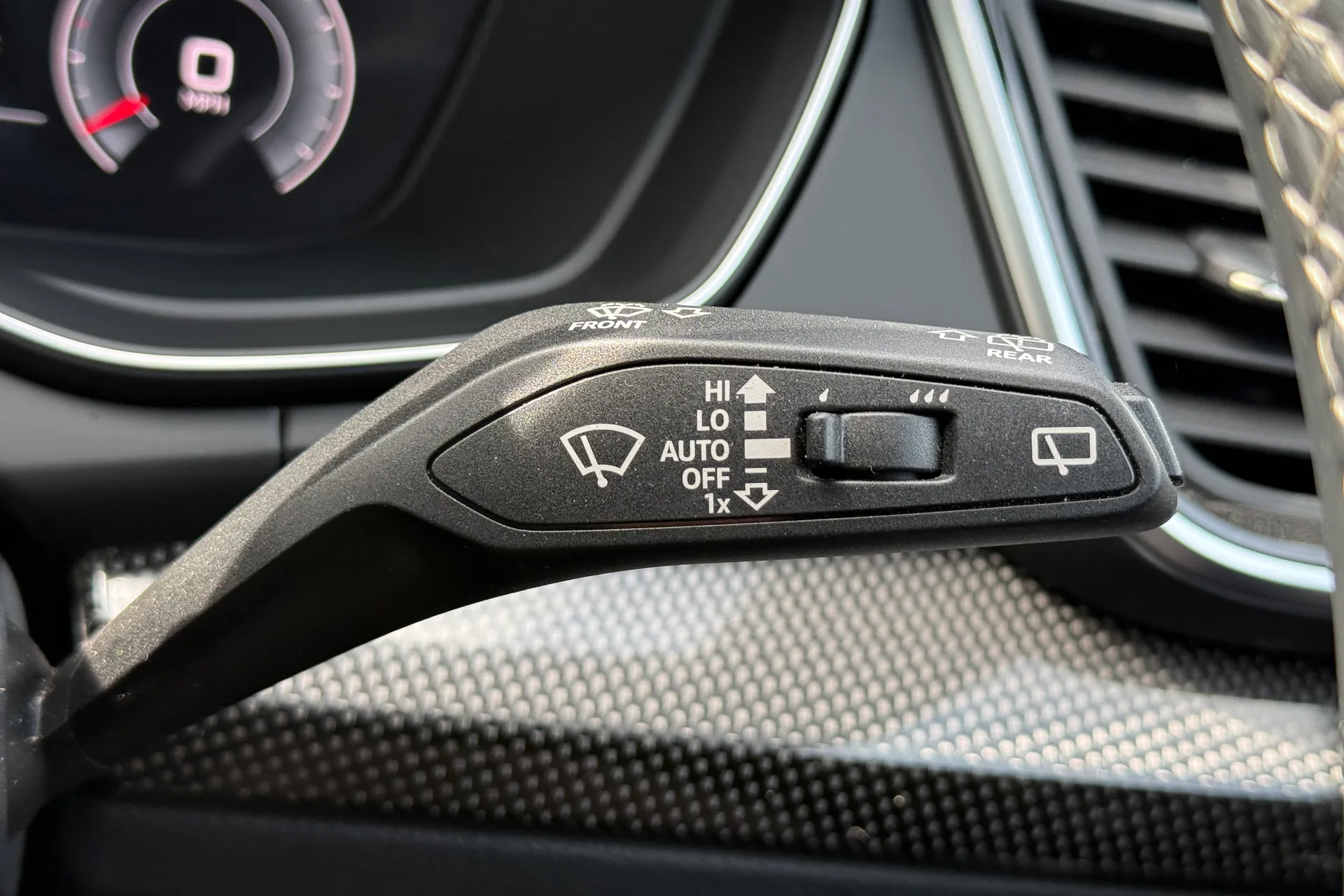 Audi Q5 thumbnail image number 22