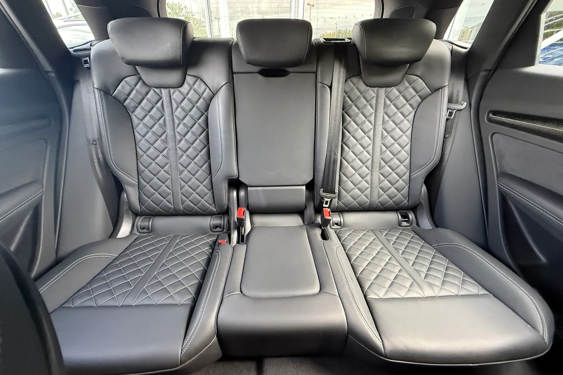 Audi Q5 thumbnail image number 28