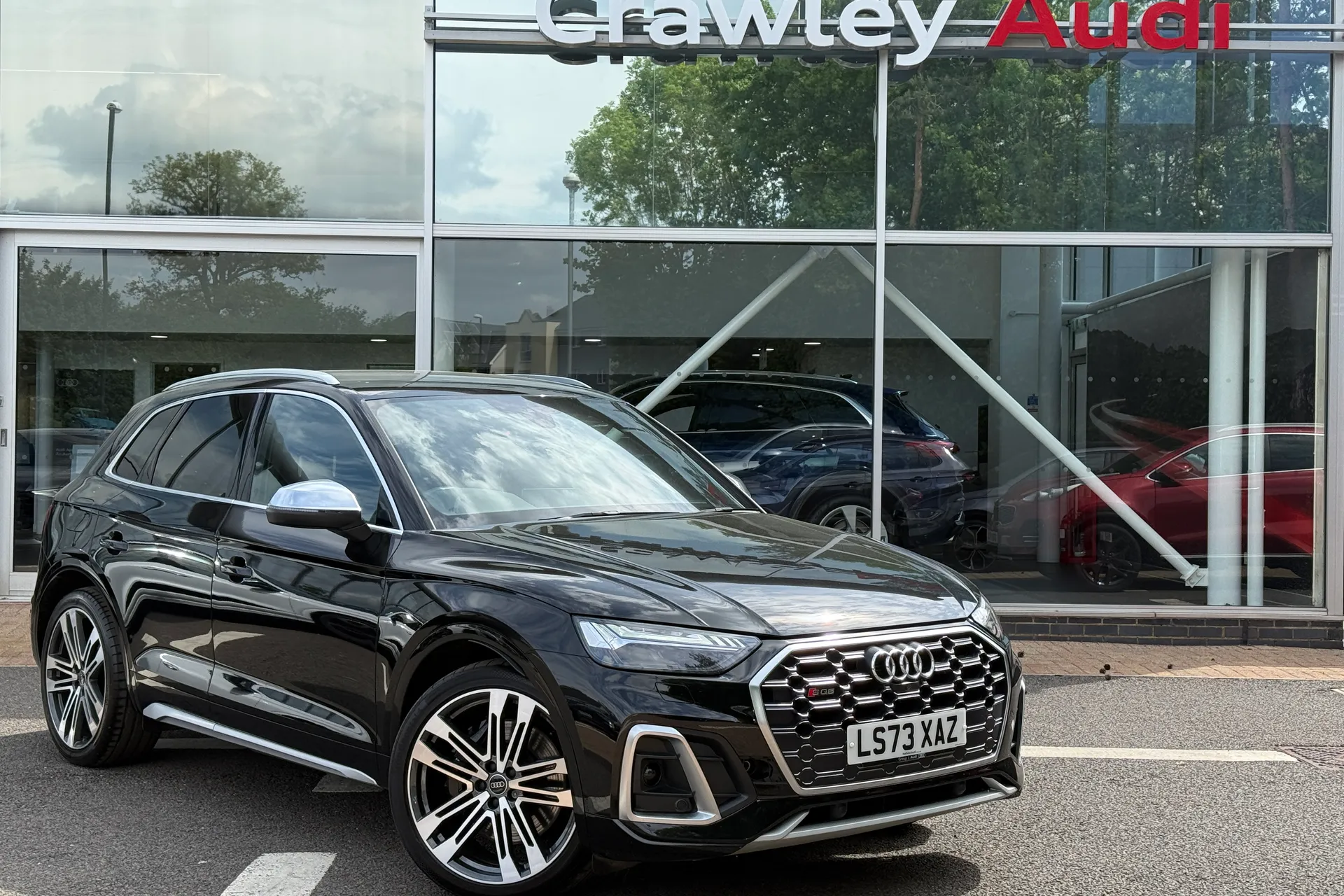 Audi Q5 focused image