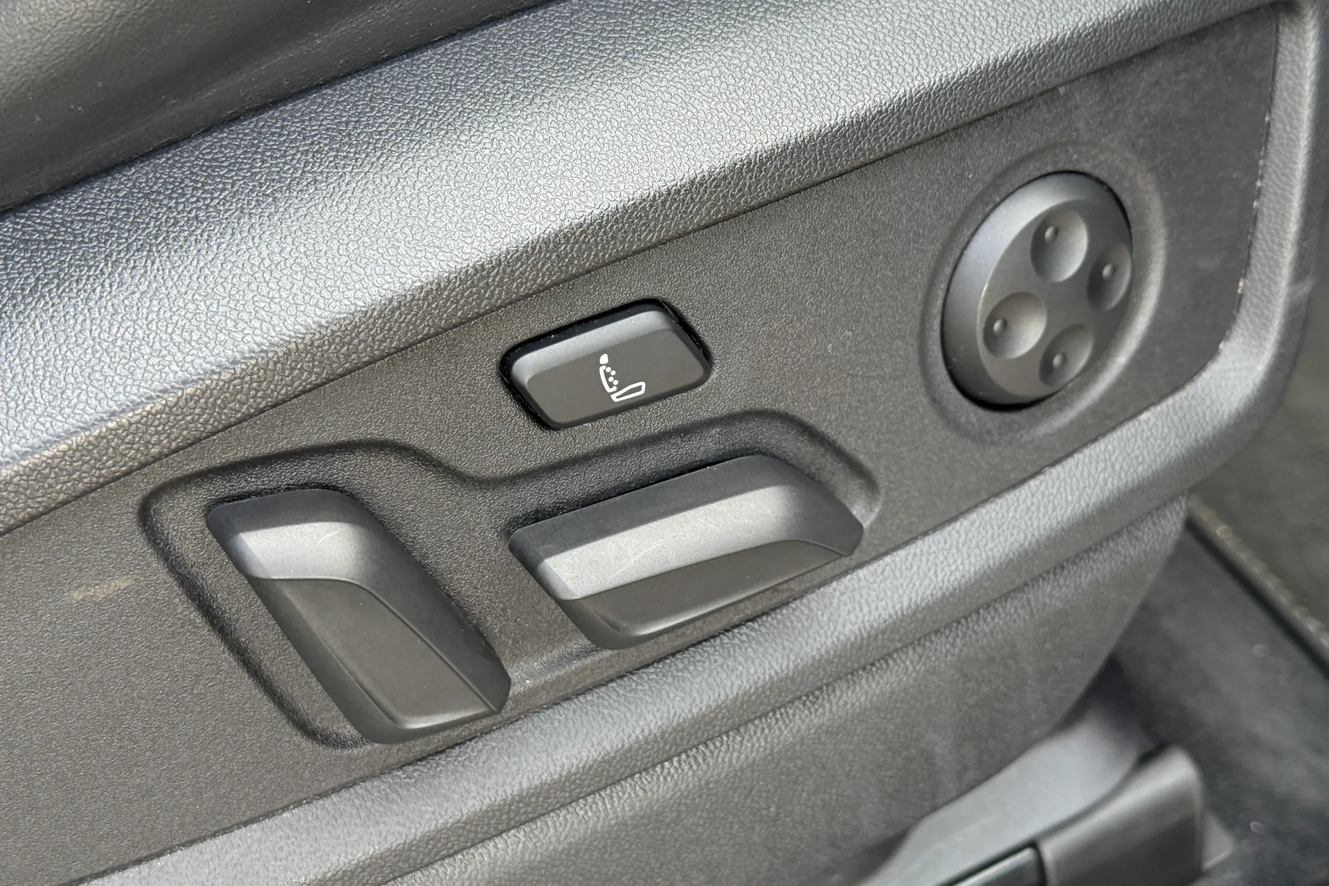Audi Q5 thumbnail image number 32