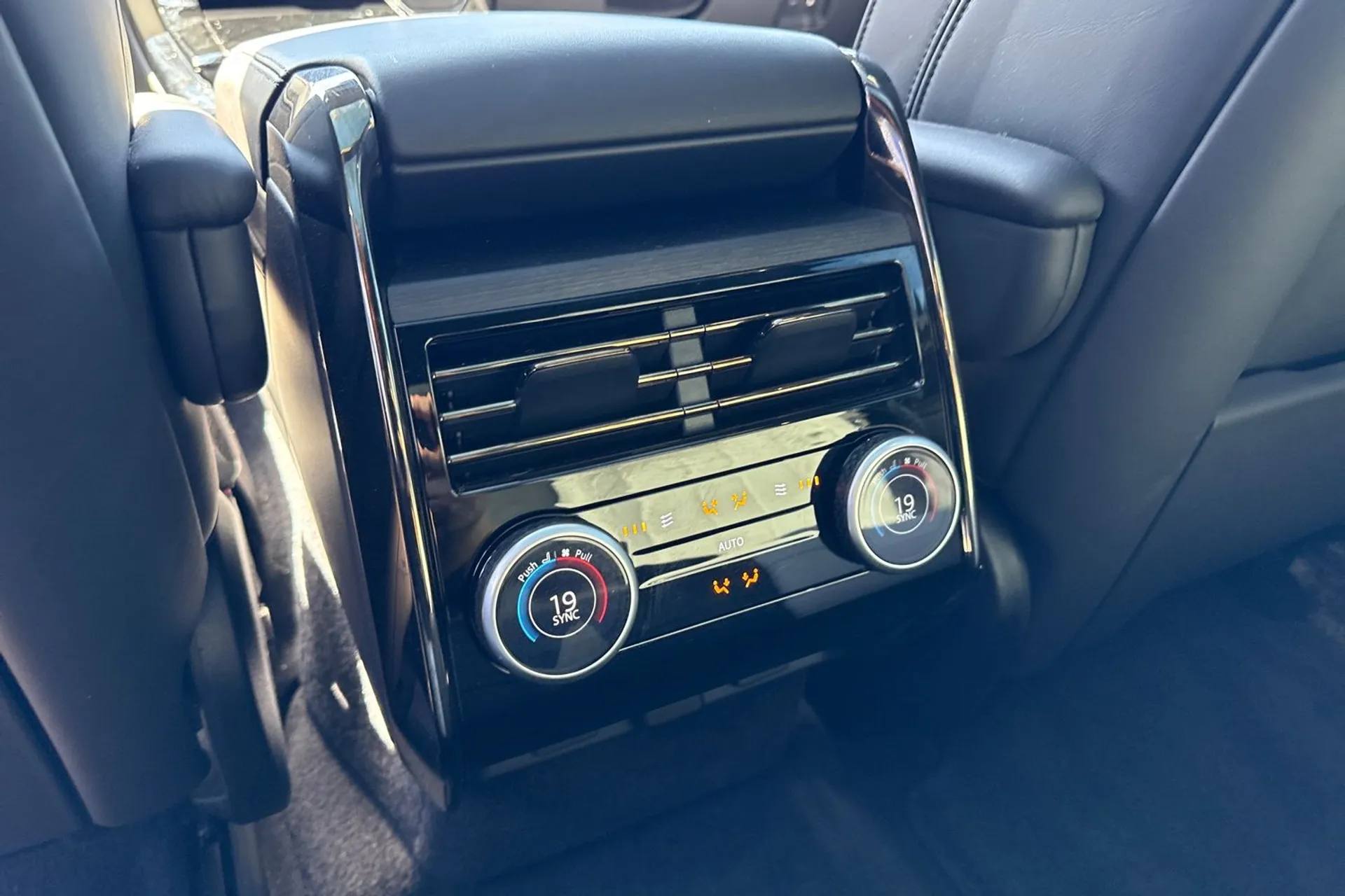 LAND ROVER RANGE ROVER SPORT thumbnail image number 33