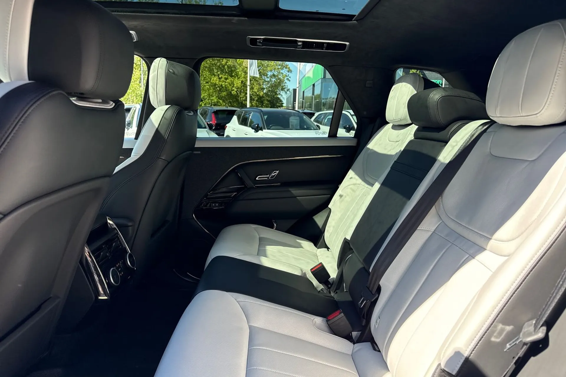 LAND ROVER RANGE ROVER SPORT thumbnail image number 31