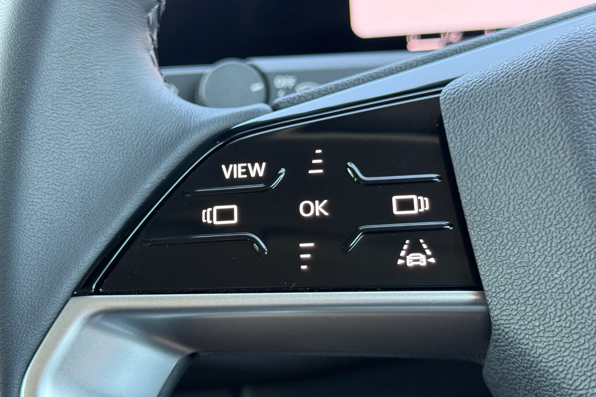 Audi Q3 thumbnail image number 24