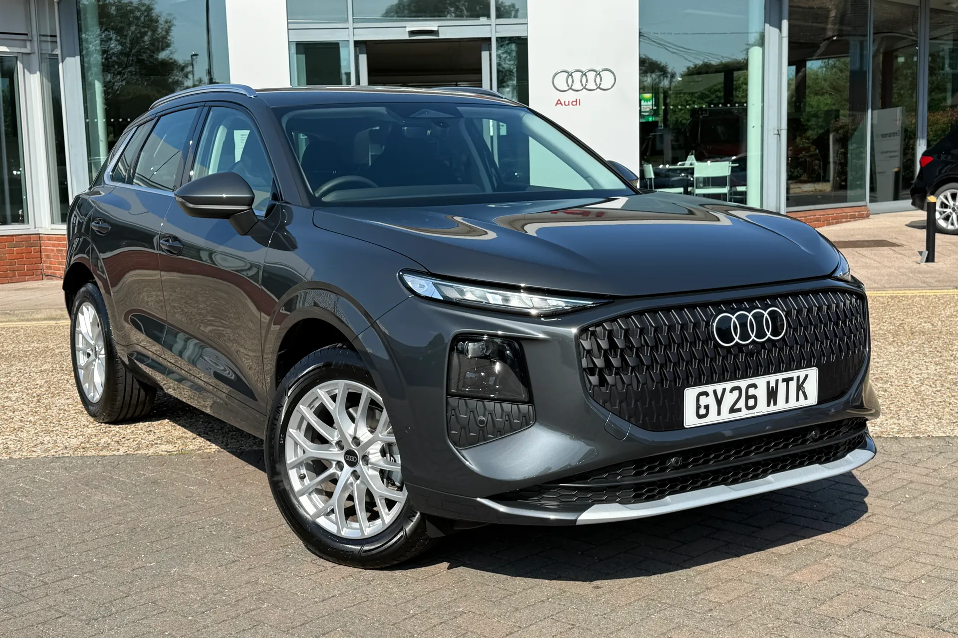 Audi Q3 thumbnail image number 26
