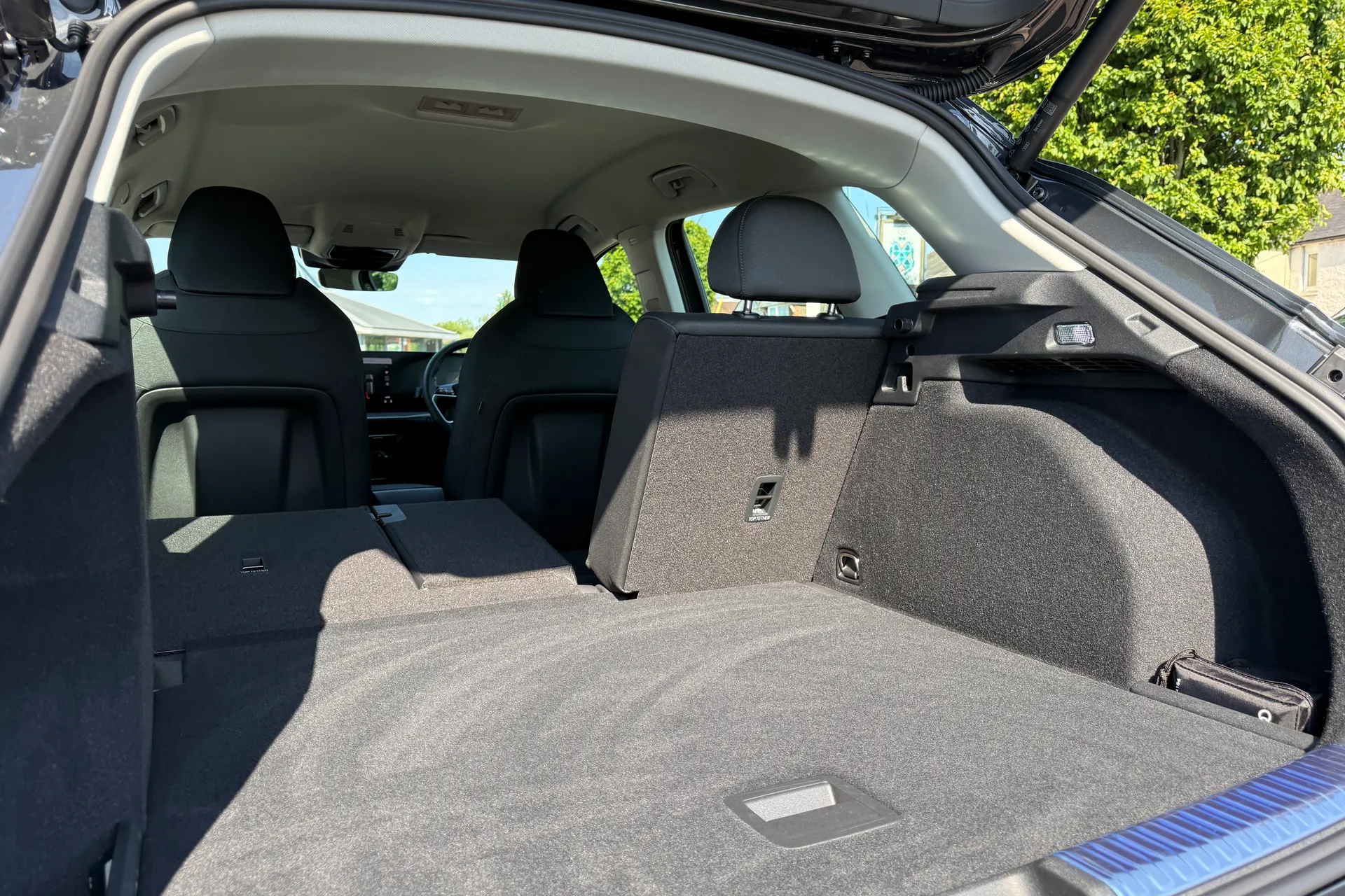 Audi Q3 thumbnail image number 38