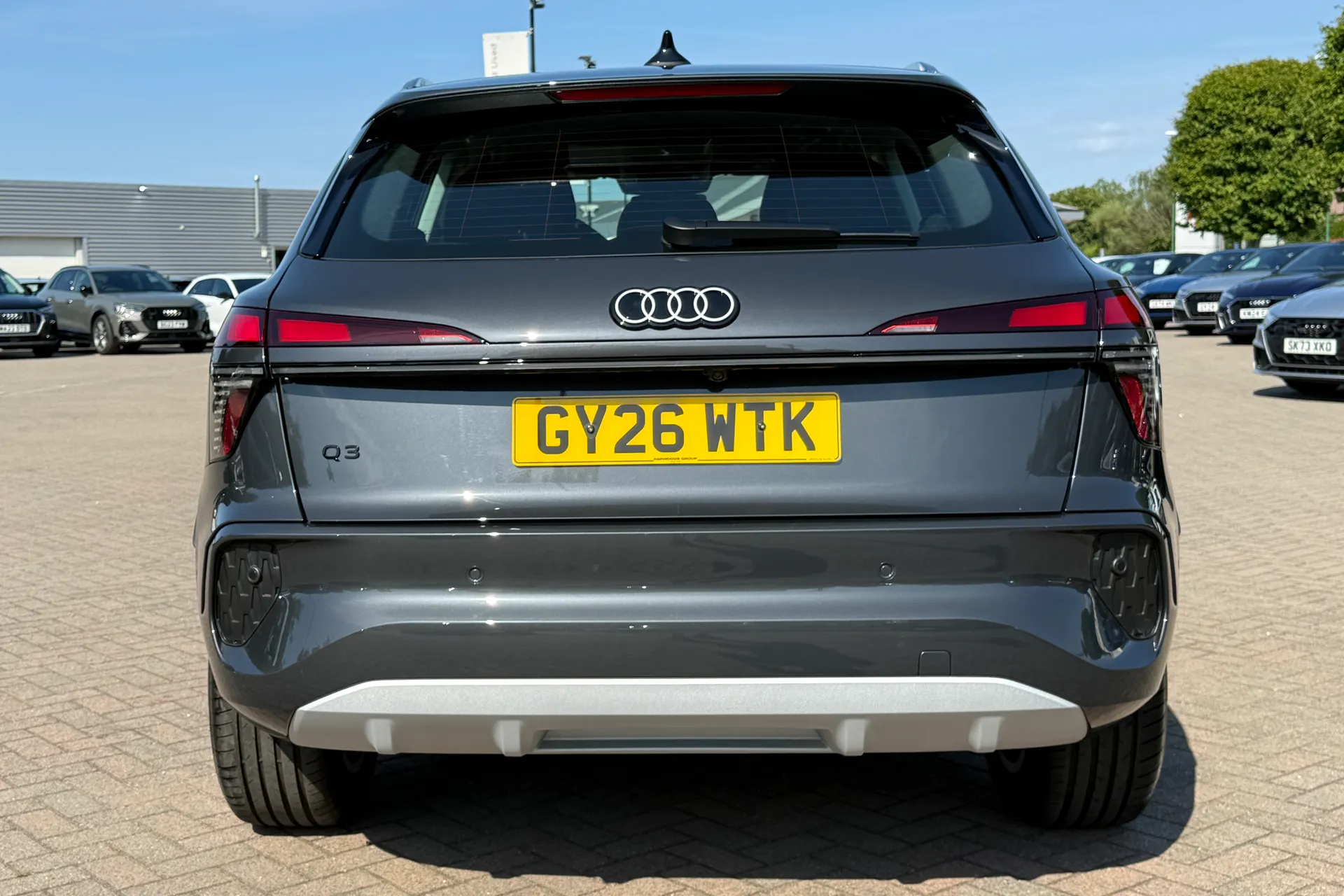 Audi Q3 thumbnail image number 35