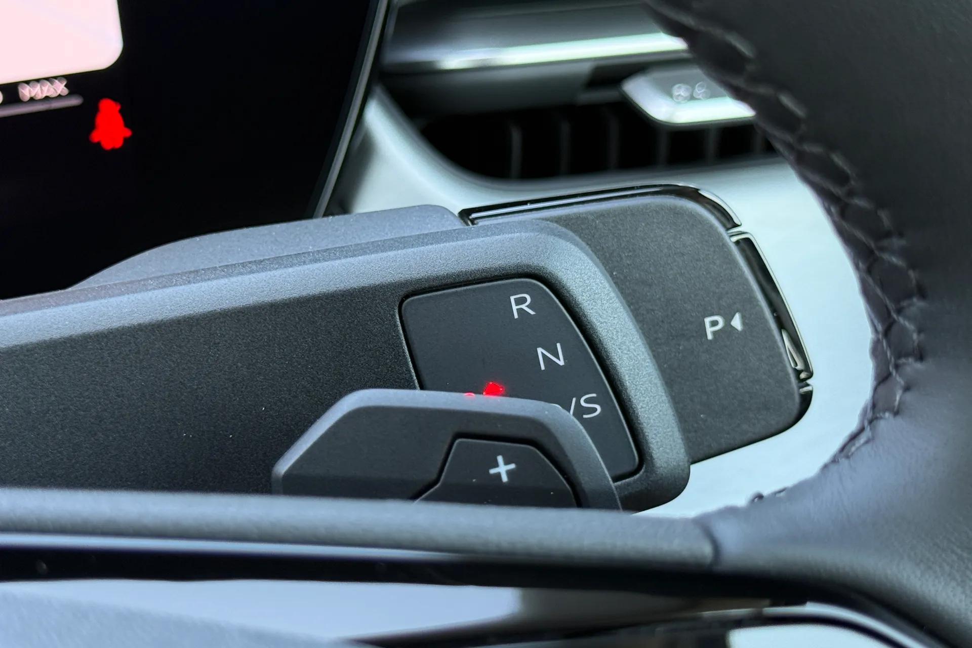 Audi Q3 thumbnail image number 23