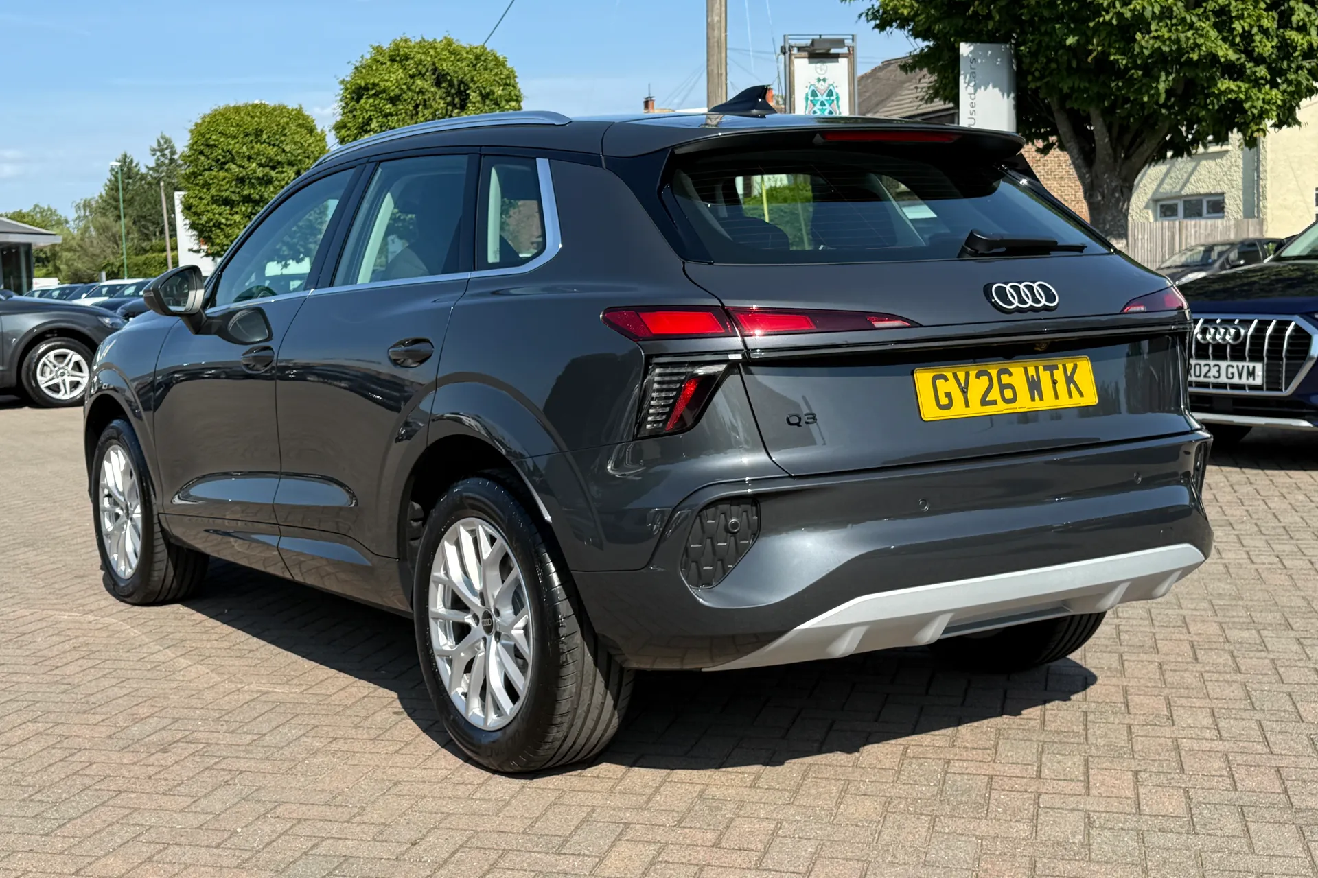 Audi Q3 thumbnail image number 36