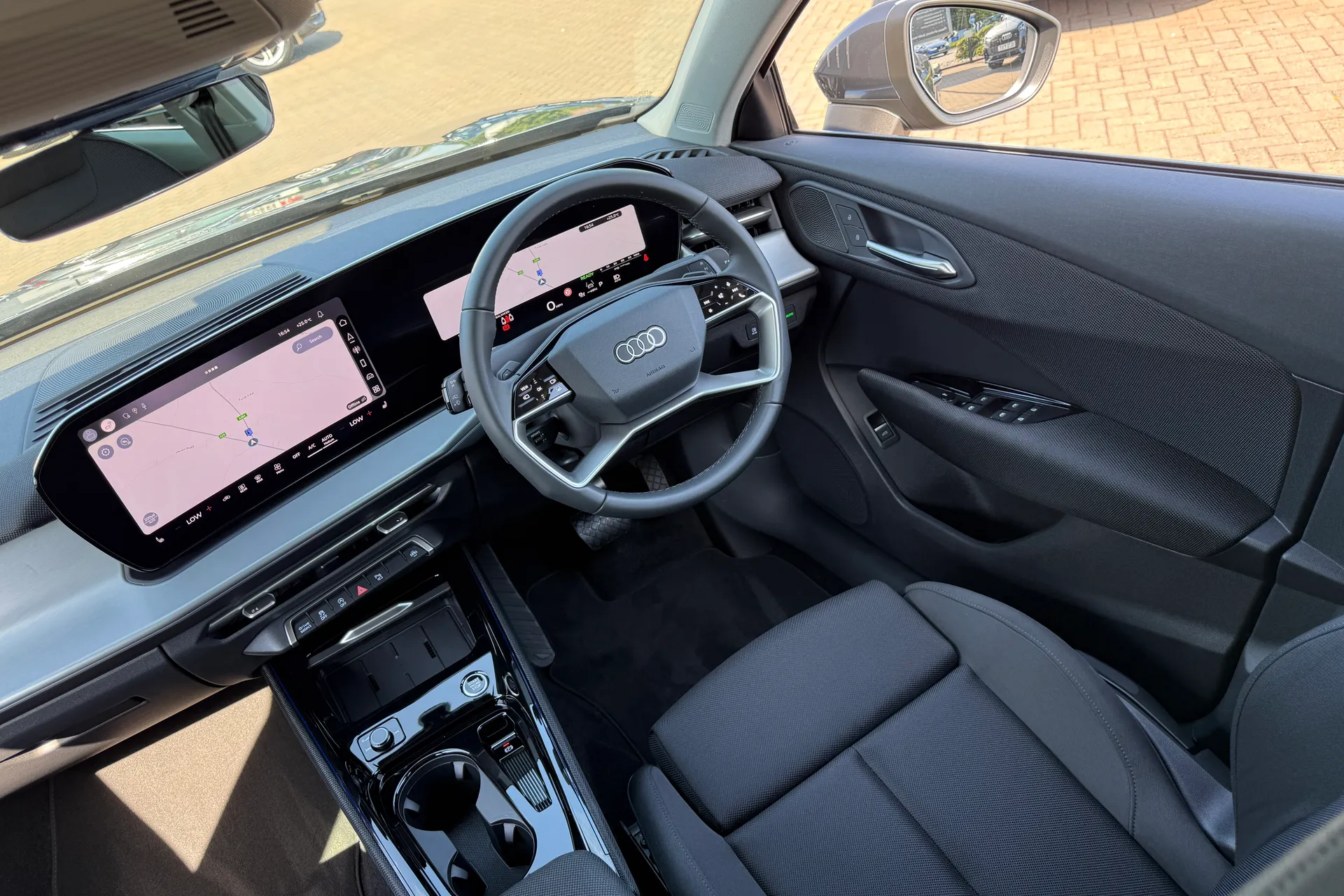 Audi Q3 thumbnail image number 44