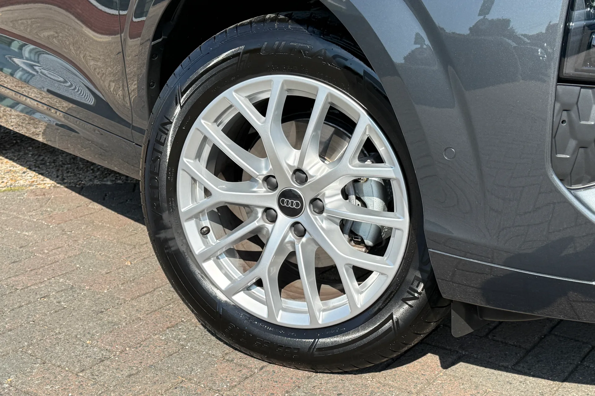 Audi Q3 thumbnail image number 7