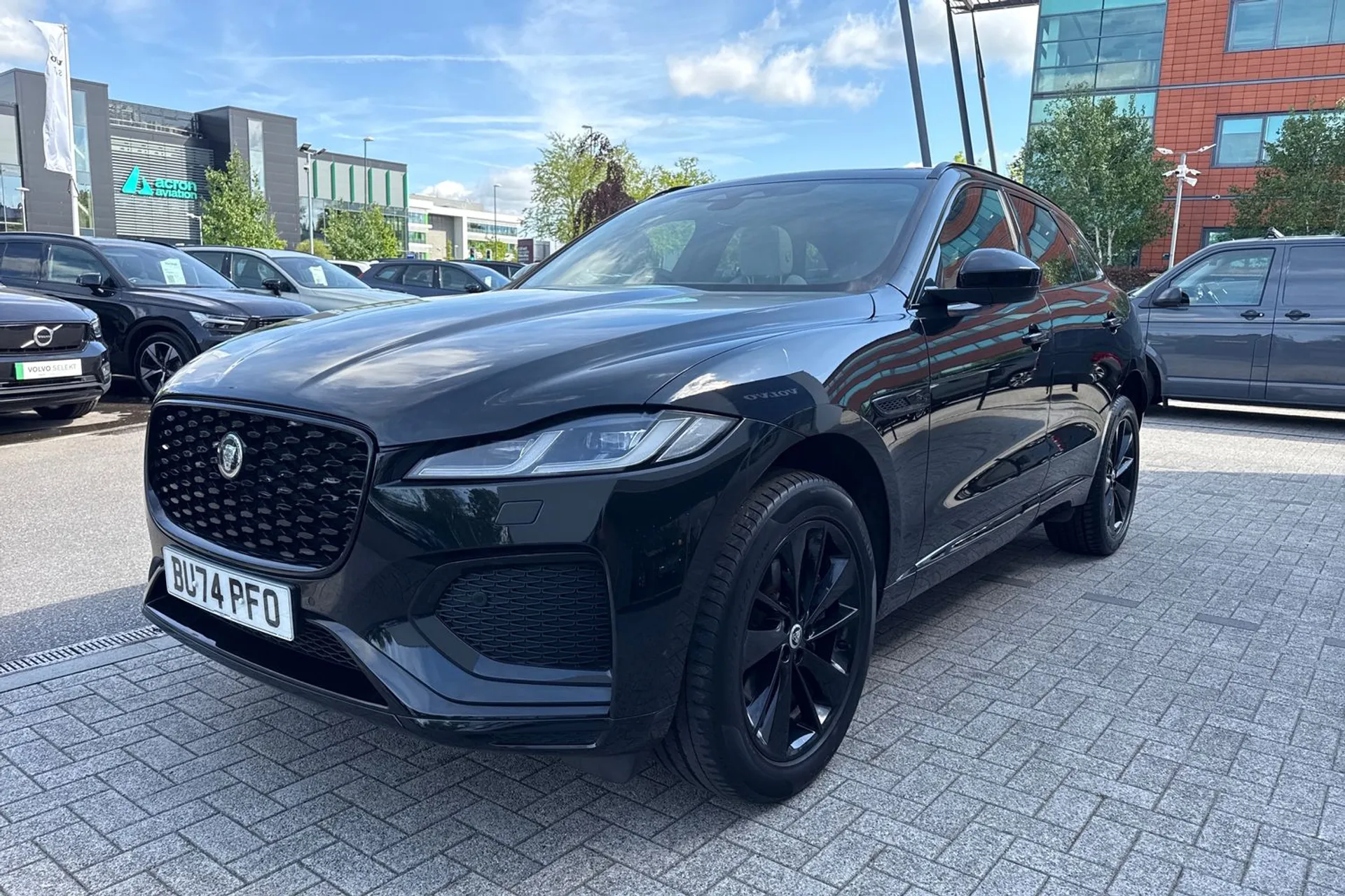 Jaguar F-PACE thumbnail image number 11