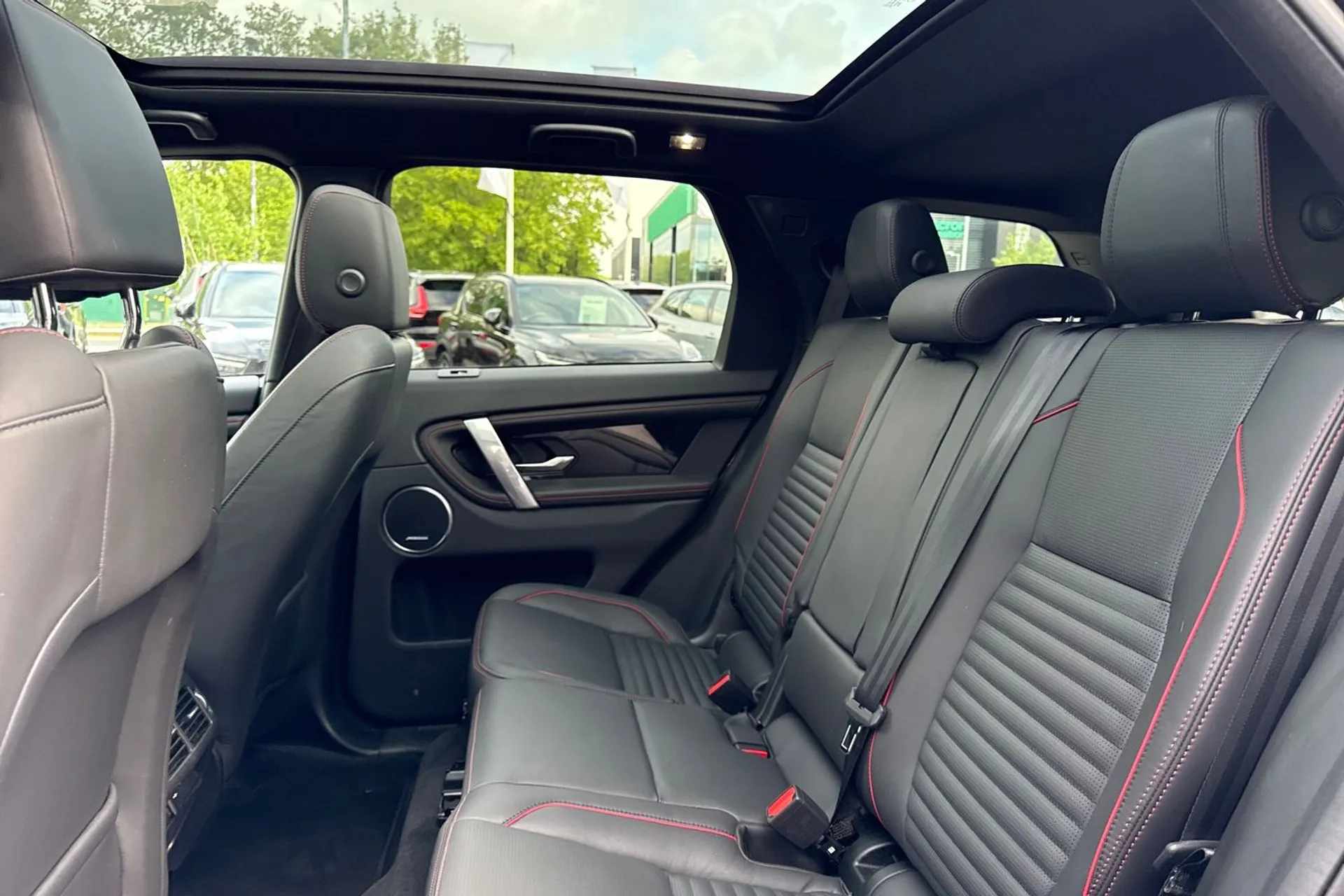 LAND ROVER DISCOVERY SPORT thumbnail image number 30