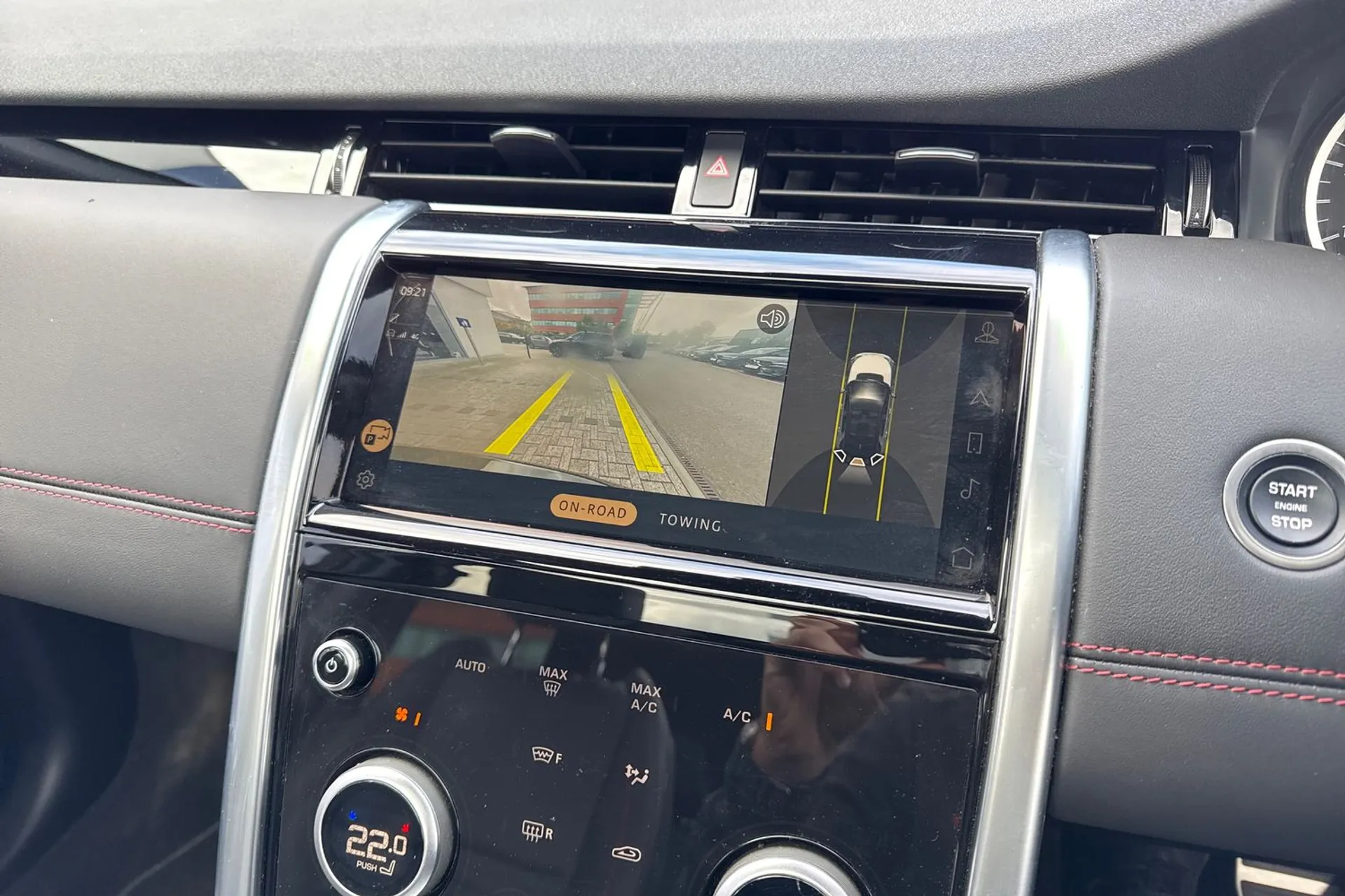 LAND ROVER DISCOVERY SPORT thumbnail image number 4