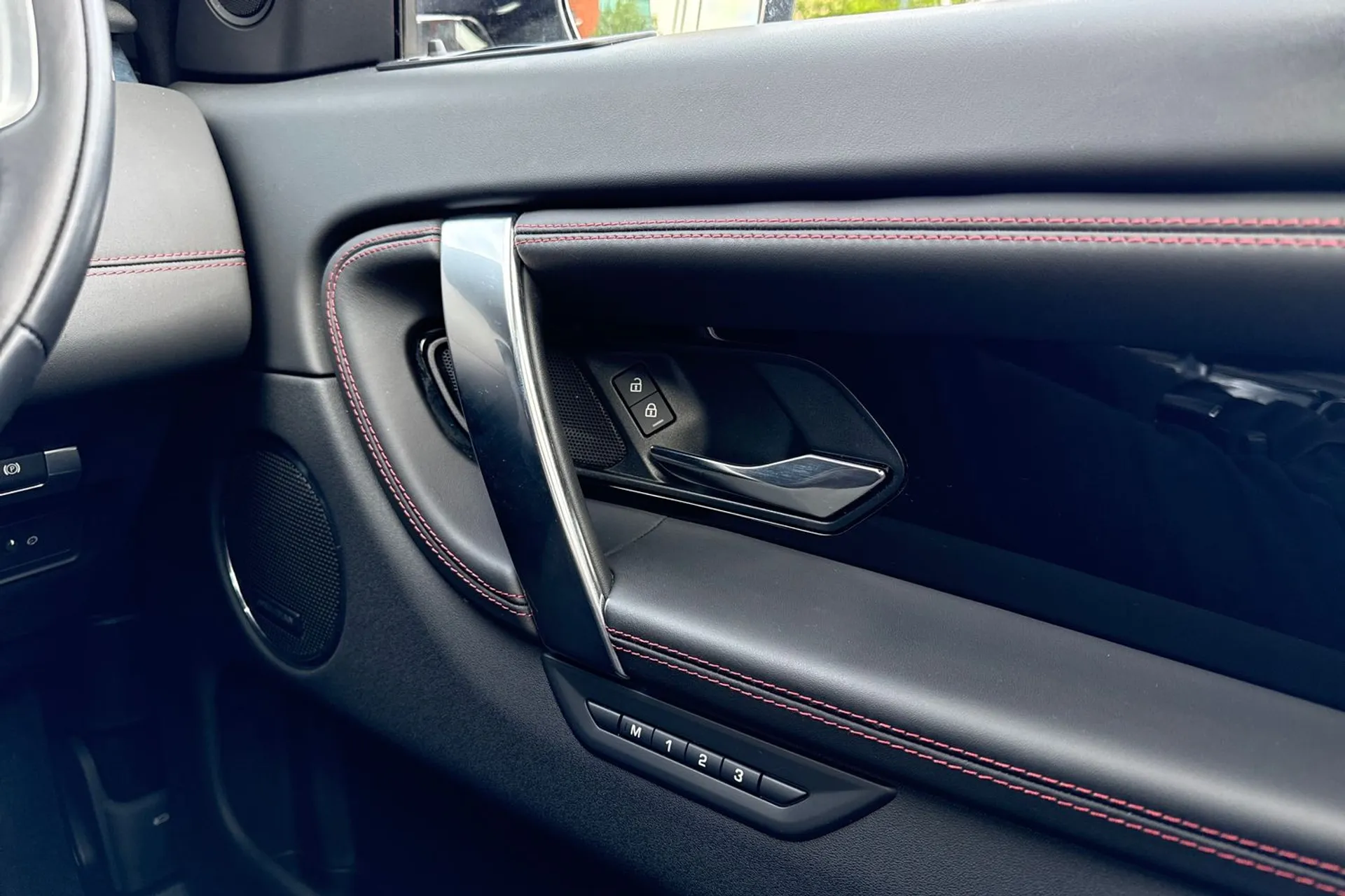 LAND ROVER DISCOVERY SPORT thumbnail image number 40