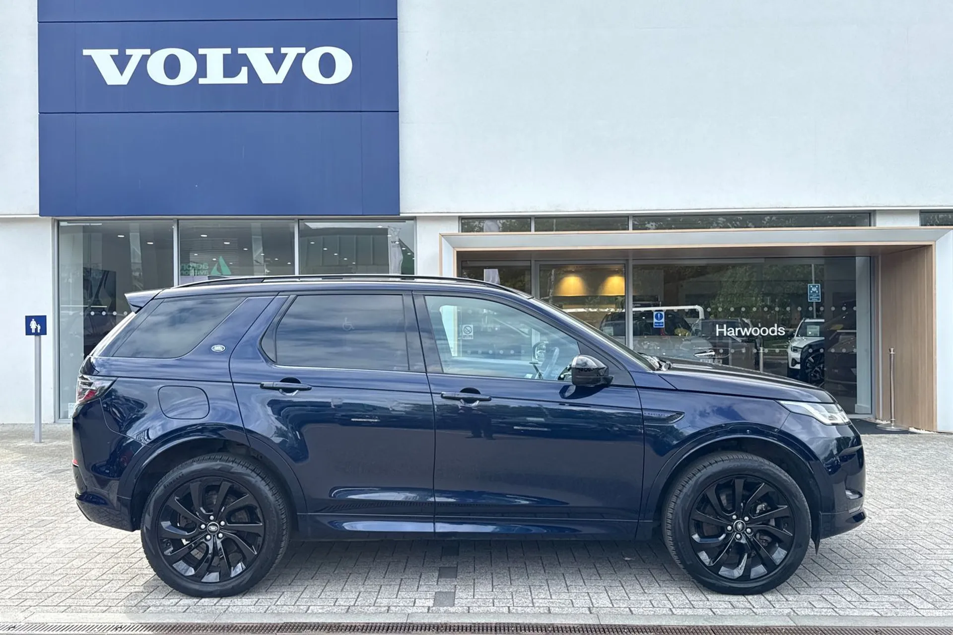 LAND ROVER DISCOVERY SPORT thumbnail image number 2