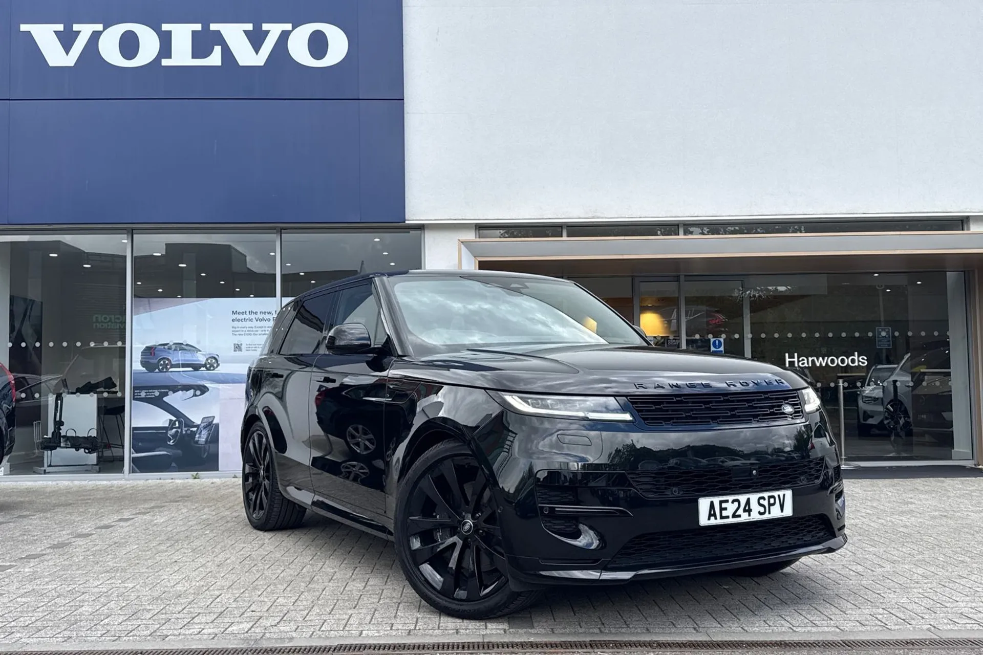 LAND ROVER RANGE ROVER SPORT focused image