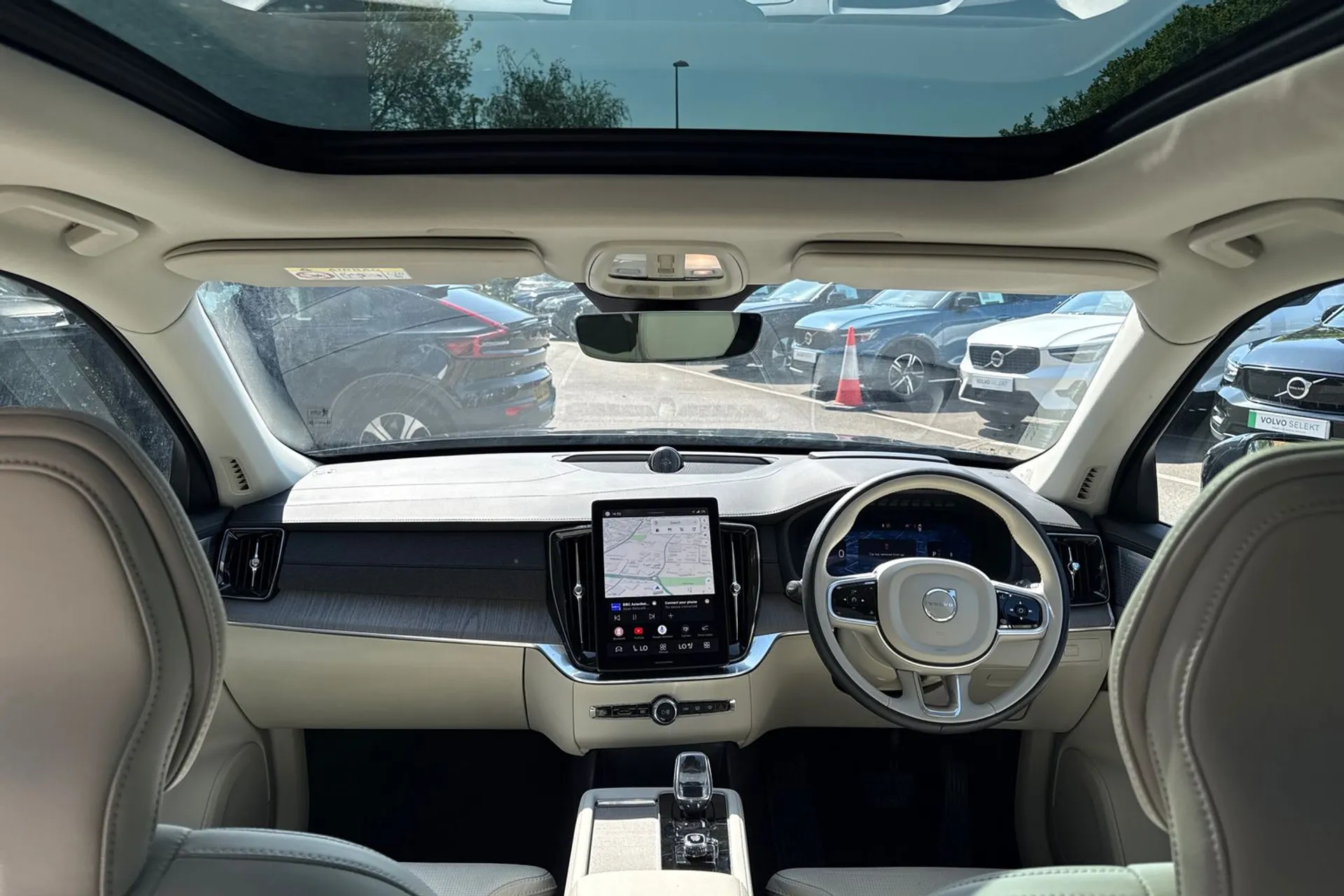 Volvo XC90 thumbnail image number 3