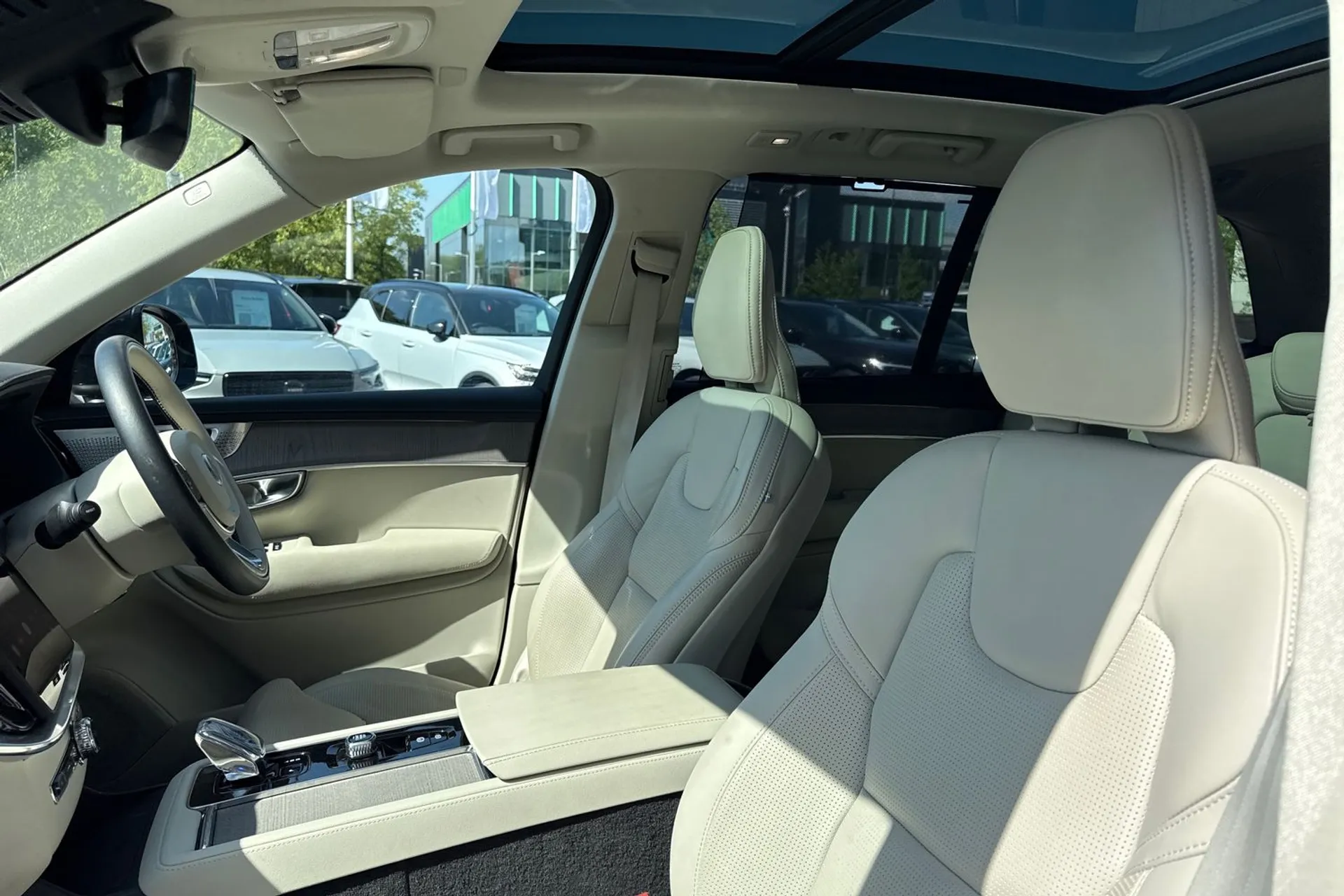 Volvo XC90 thumbnail image number 30
