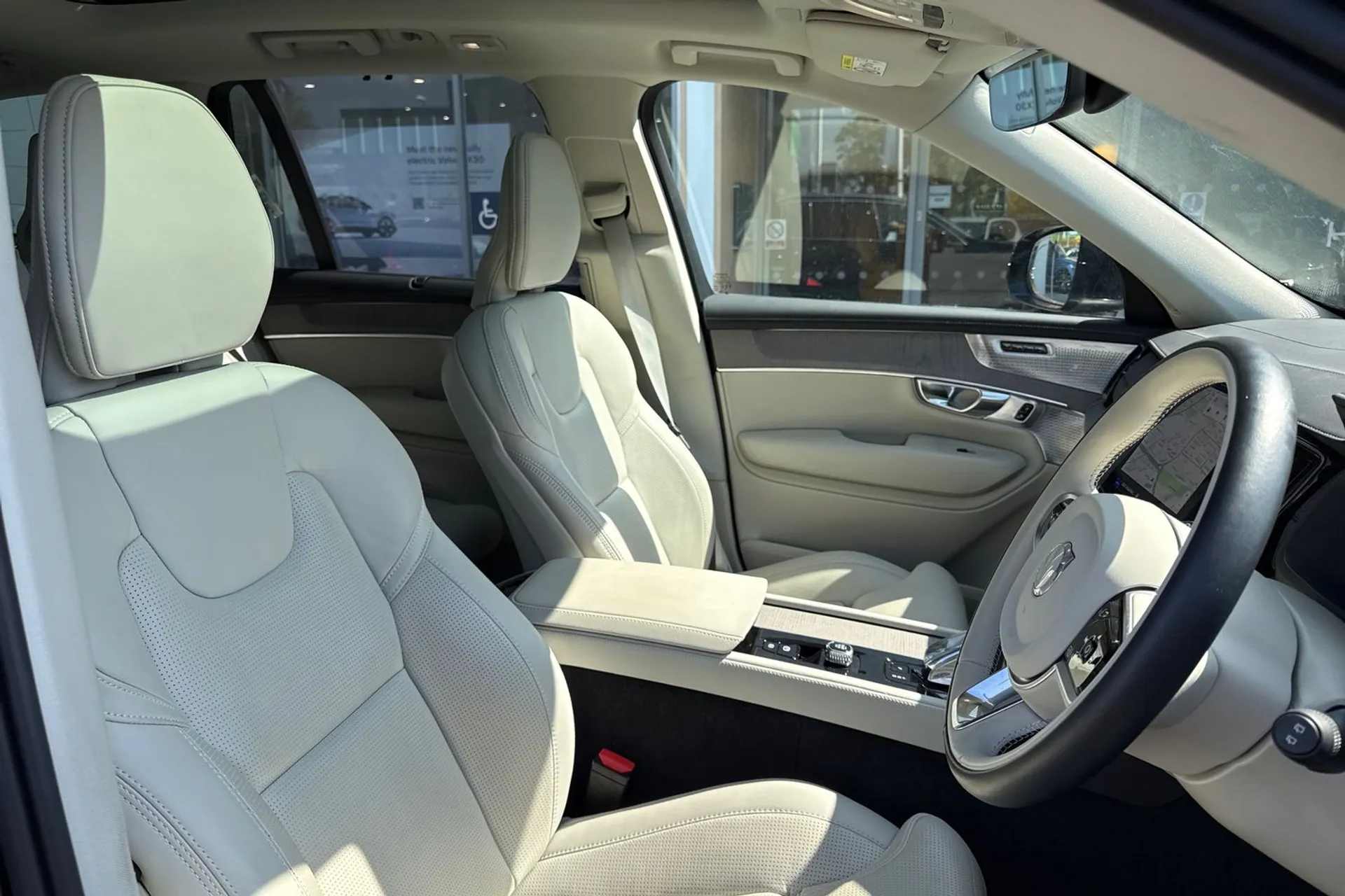 Volvo XC90 thumbnail image number 28