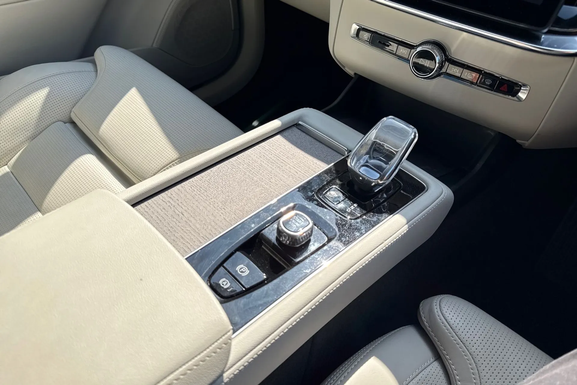 Volvo XC90 thumbnail image number 46
