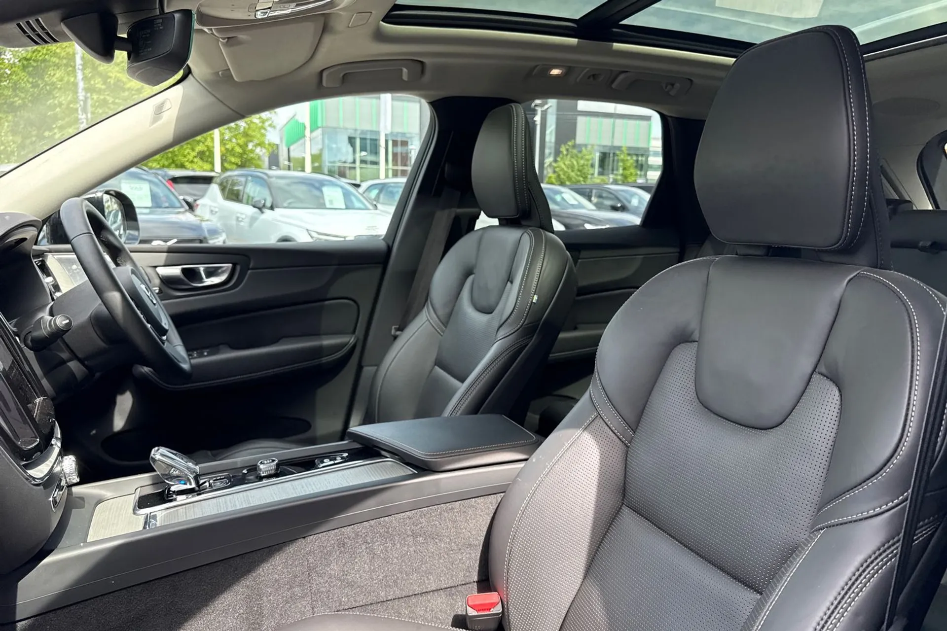 Volvo XC60 thumbnail image number 28
