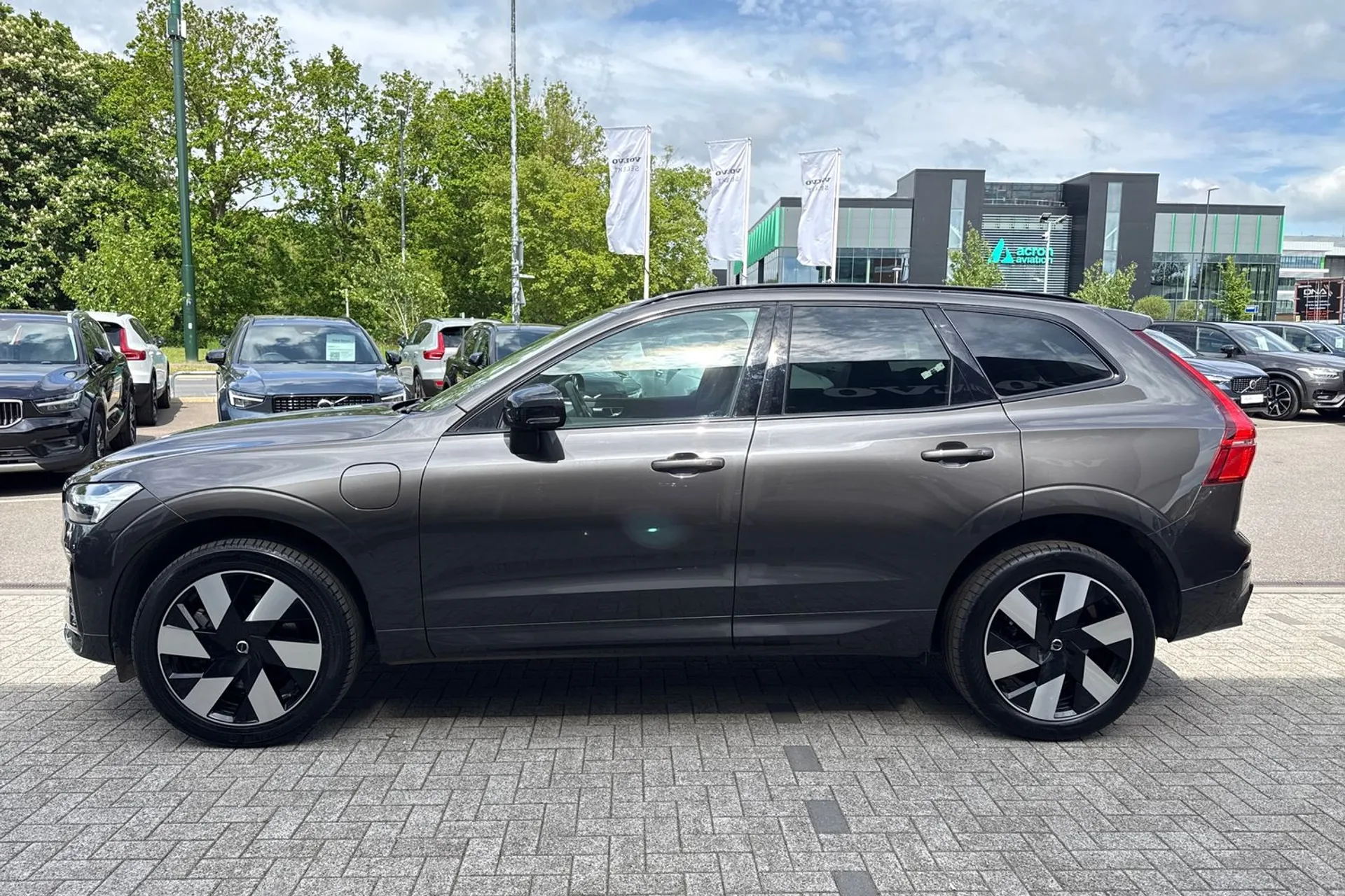Volvo XC60 thumbnail image number 11