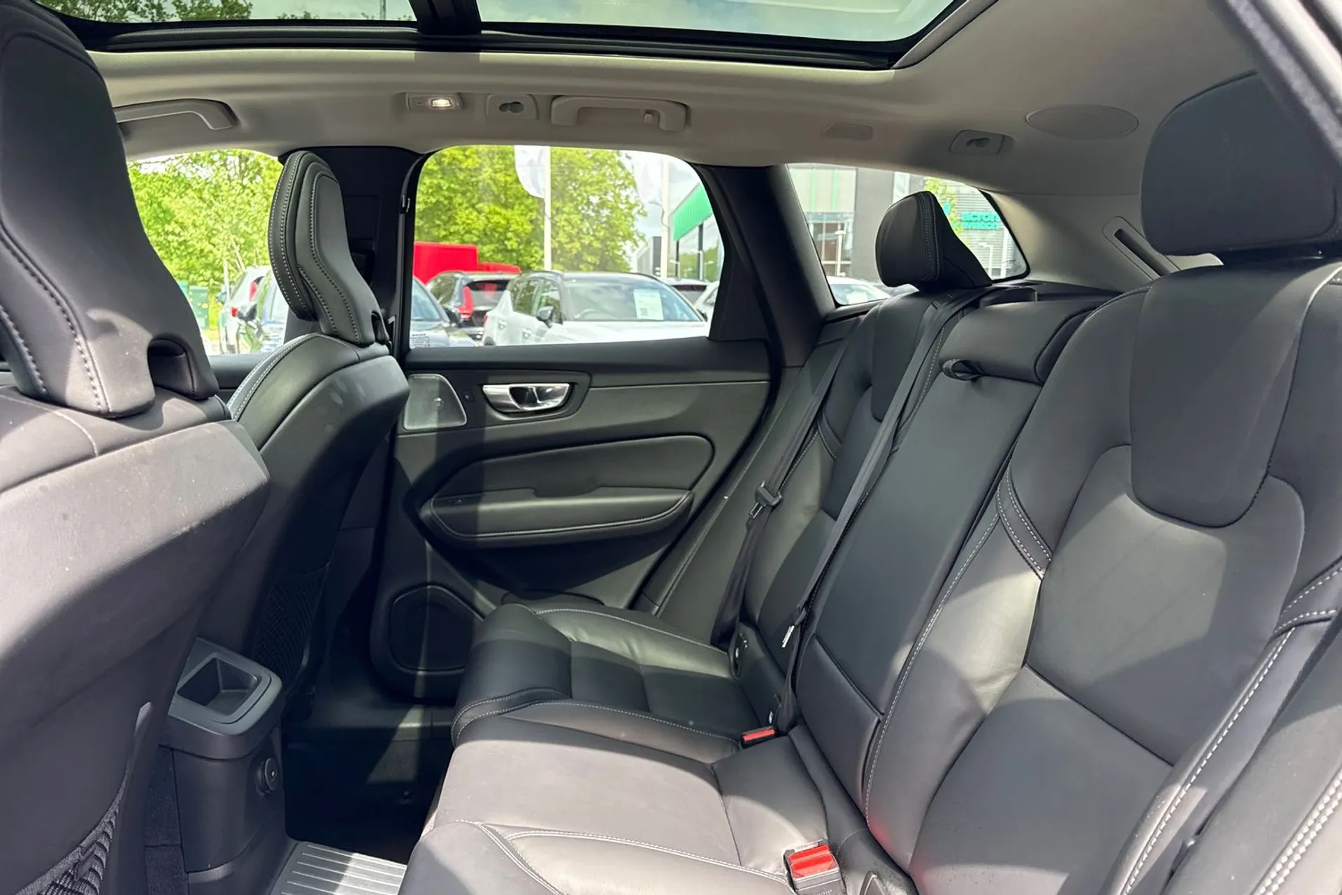 Volvo XC60 thumbnail image number 30