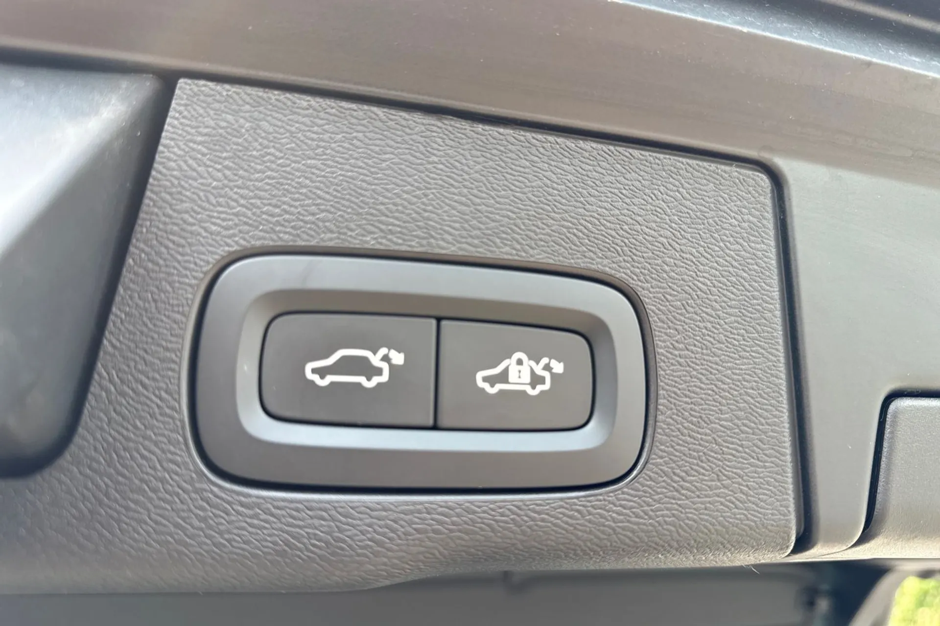 Volvo XC60 thumbnail image number 21
