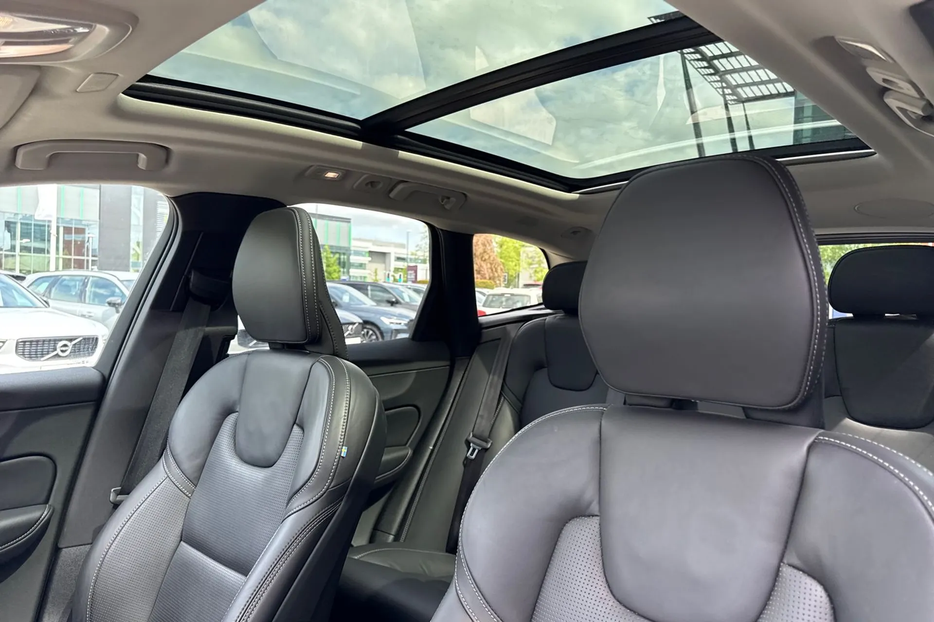 Volvo XC60 thumbnail image number 29