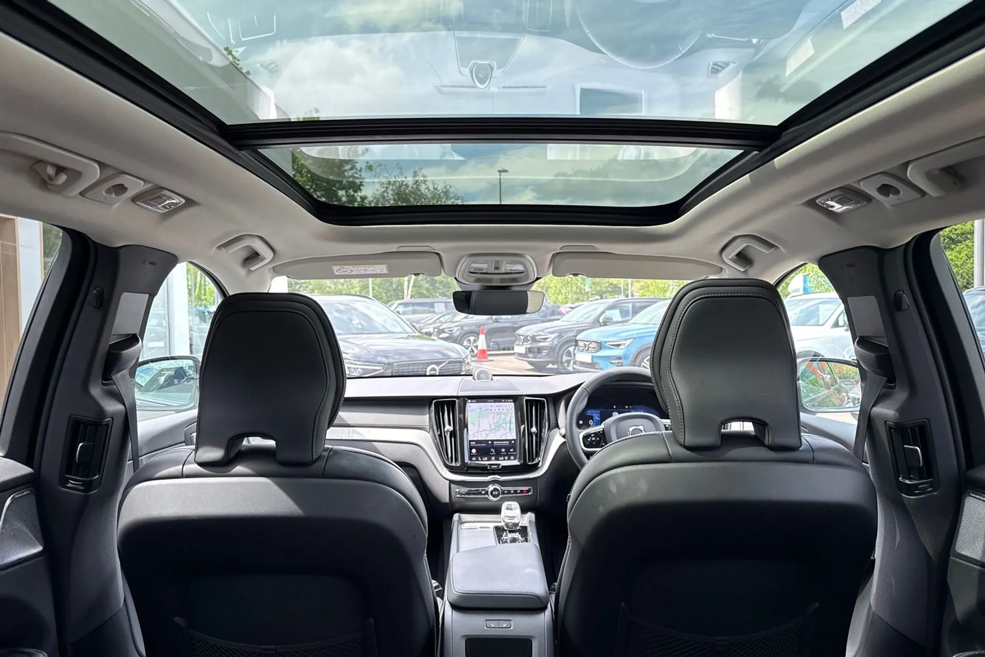 Volvo XC60 thumbnail image number 22