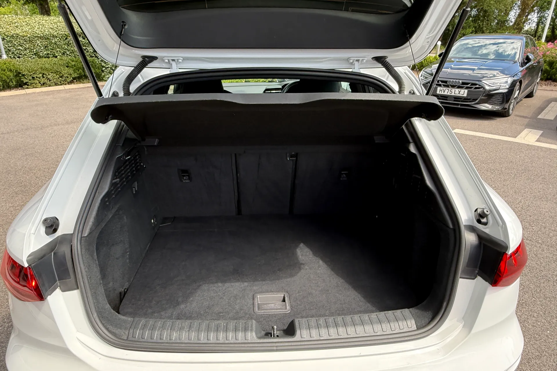 Audi A3 thumbnail image number 38