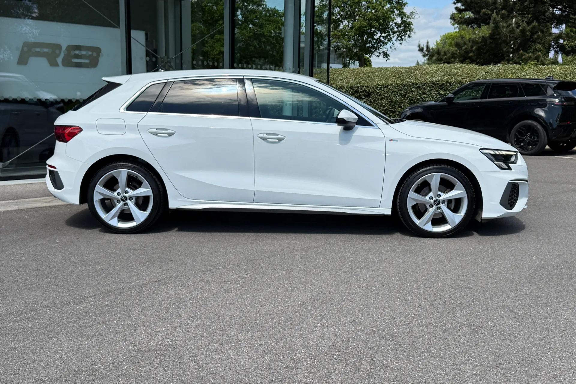 Audi A3 thumbnail image number 2