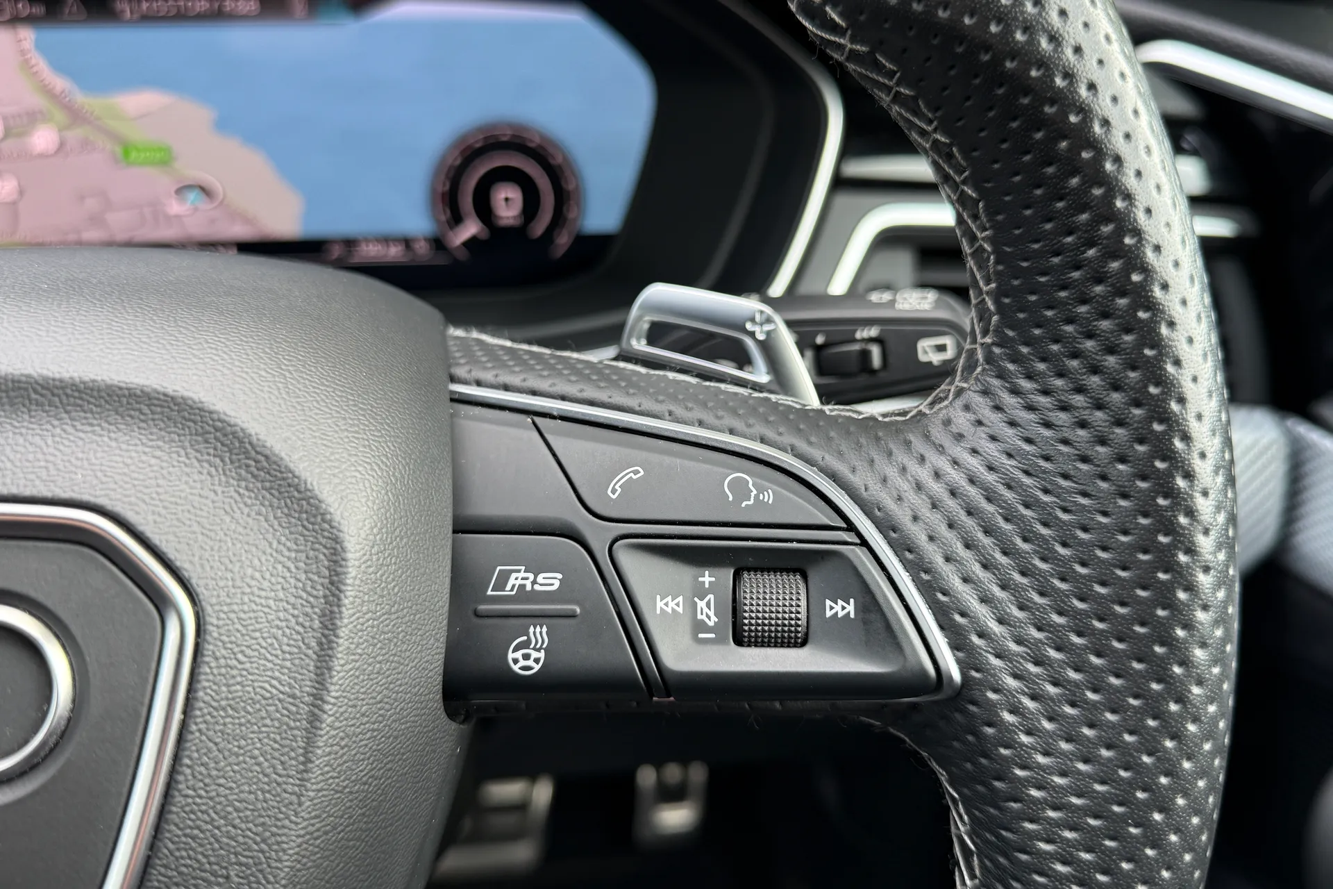 Audi RS4 thumbnail image number 50