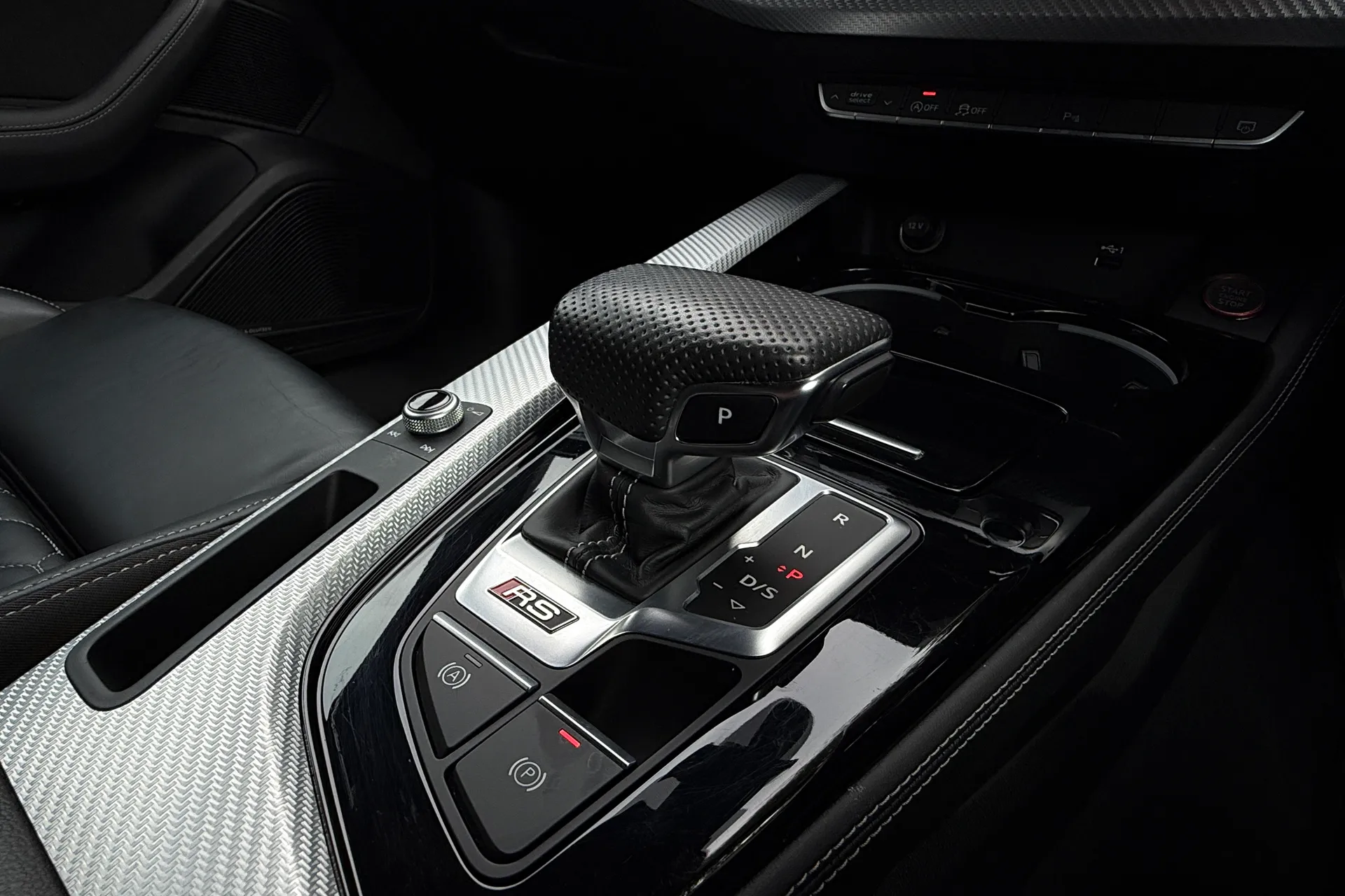 Audi RS4 thumbnail image number 20