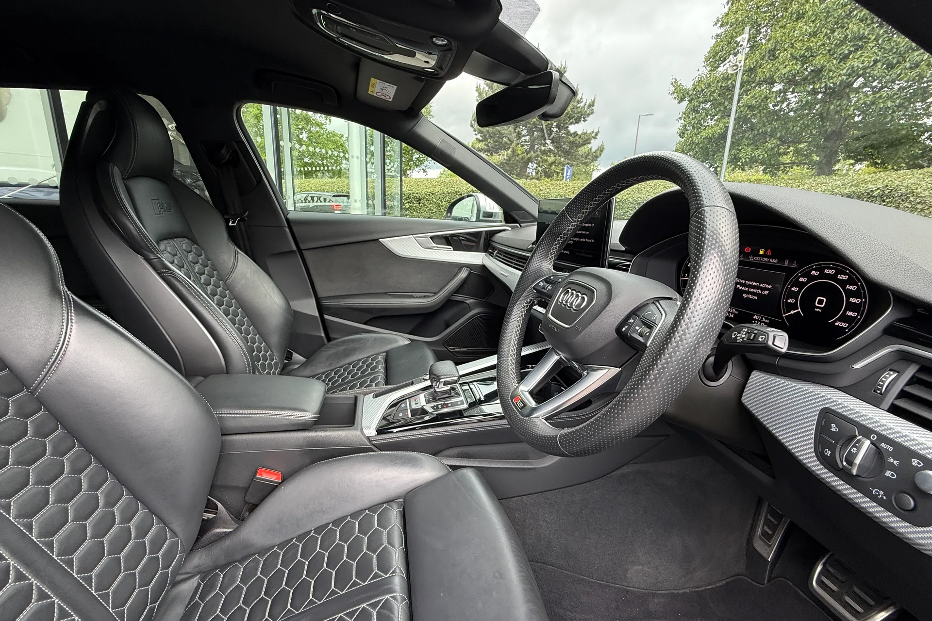 Audi RS4 thumbnail image number 12