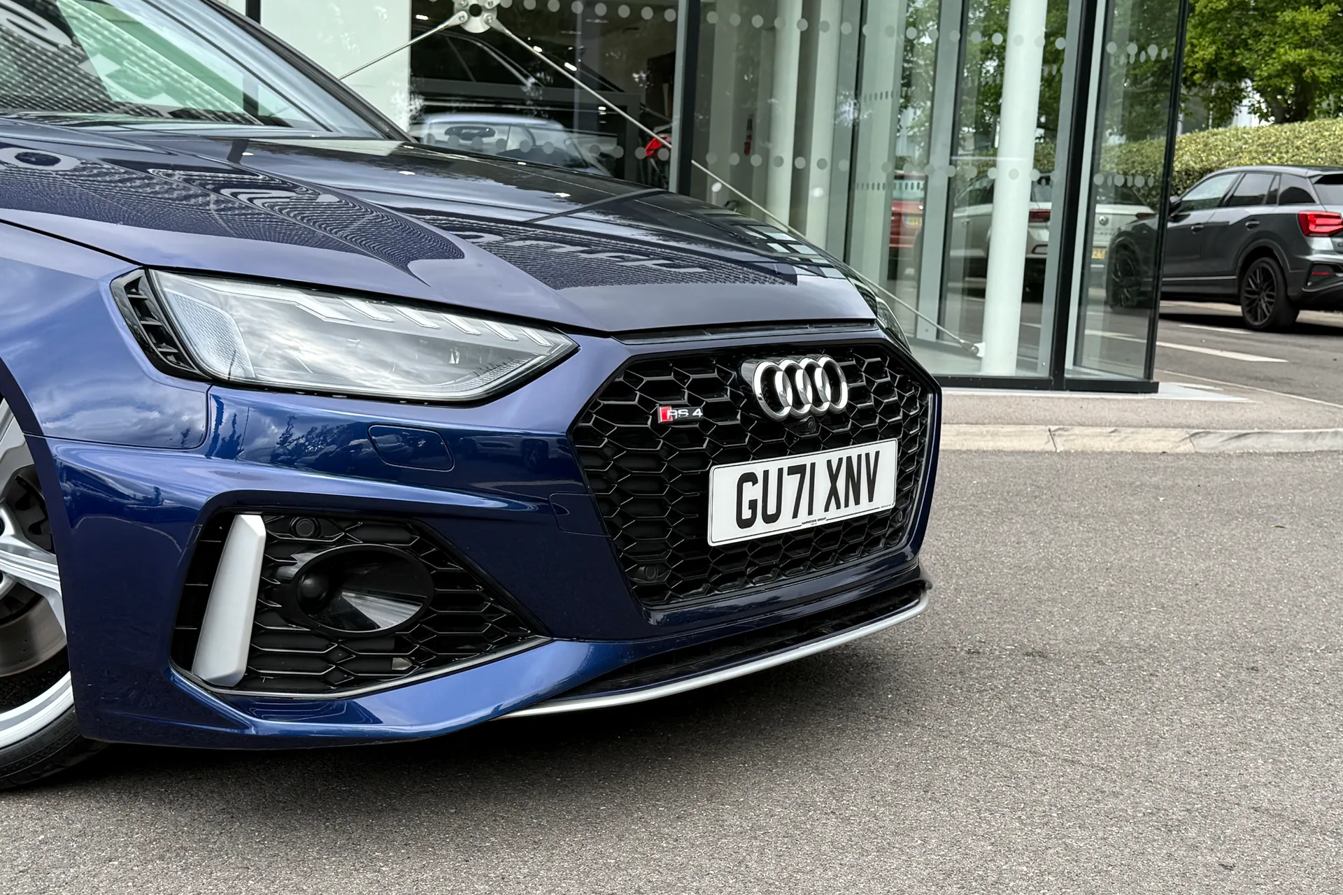 Audi RS4 thumbnail image number 14