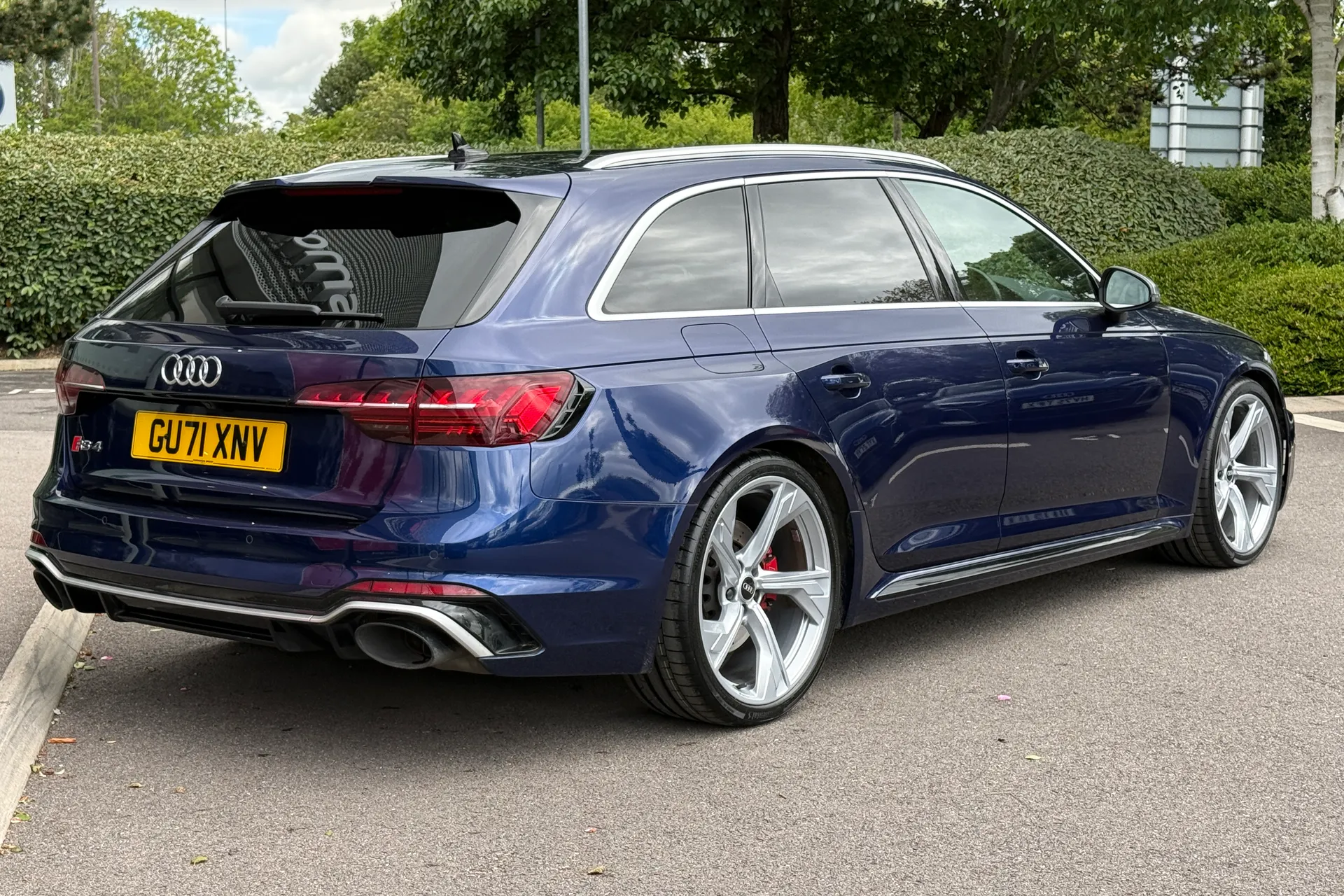 Audi RS4 thumbnail image number 18