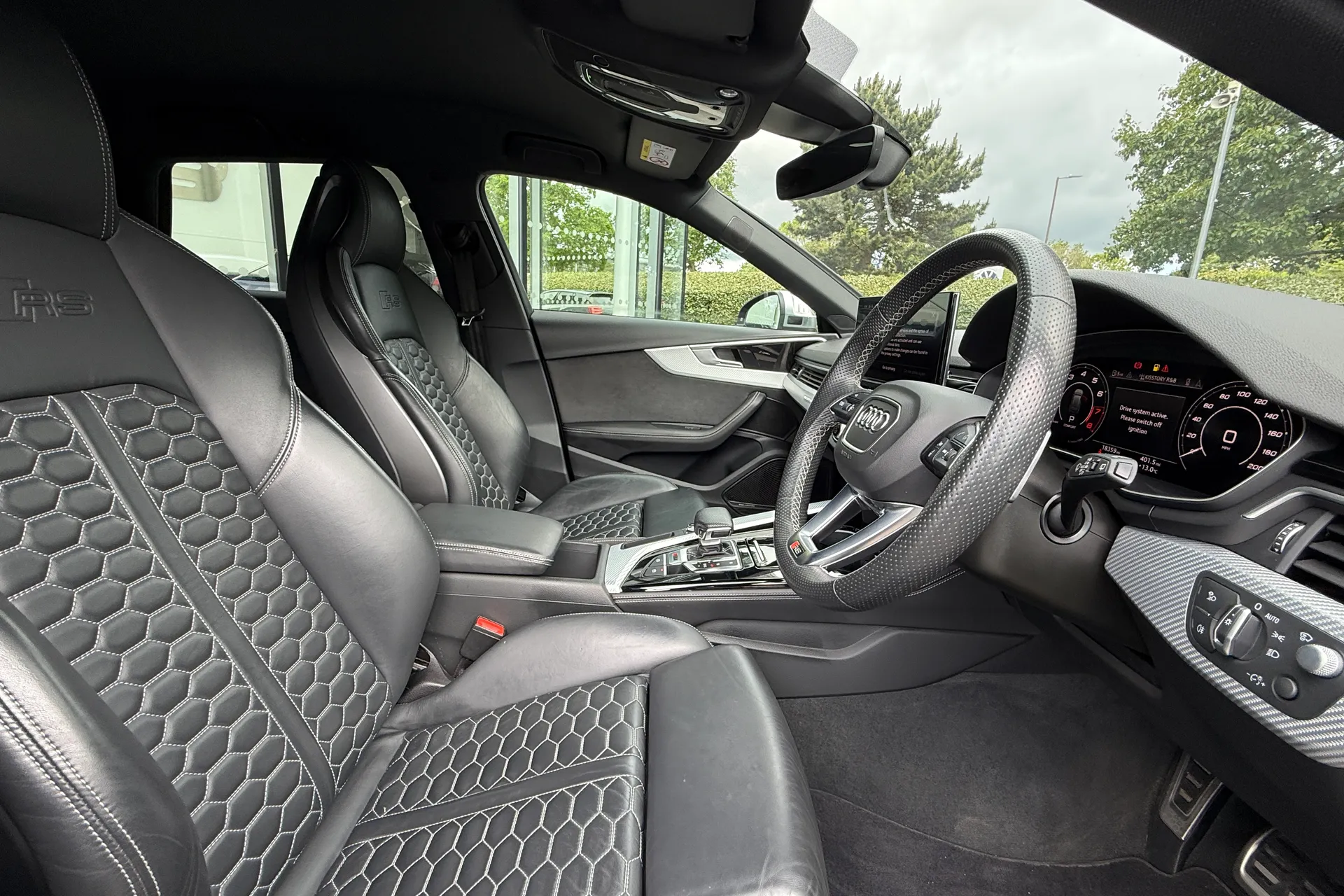 Audi RS4 thumbnail image number 37