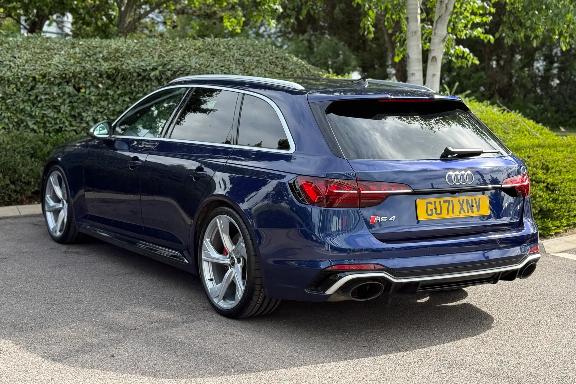 Audi RS4 thumbnail image number 22